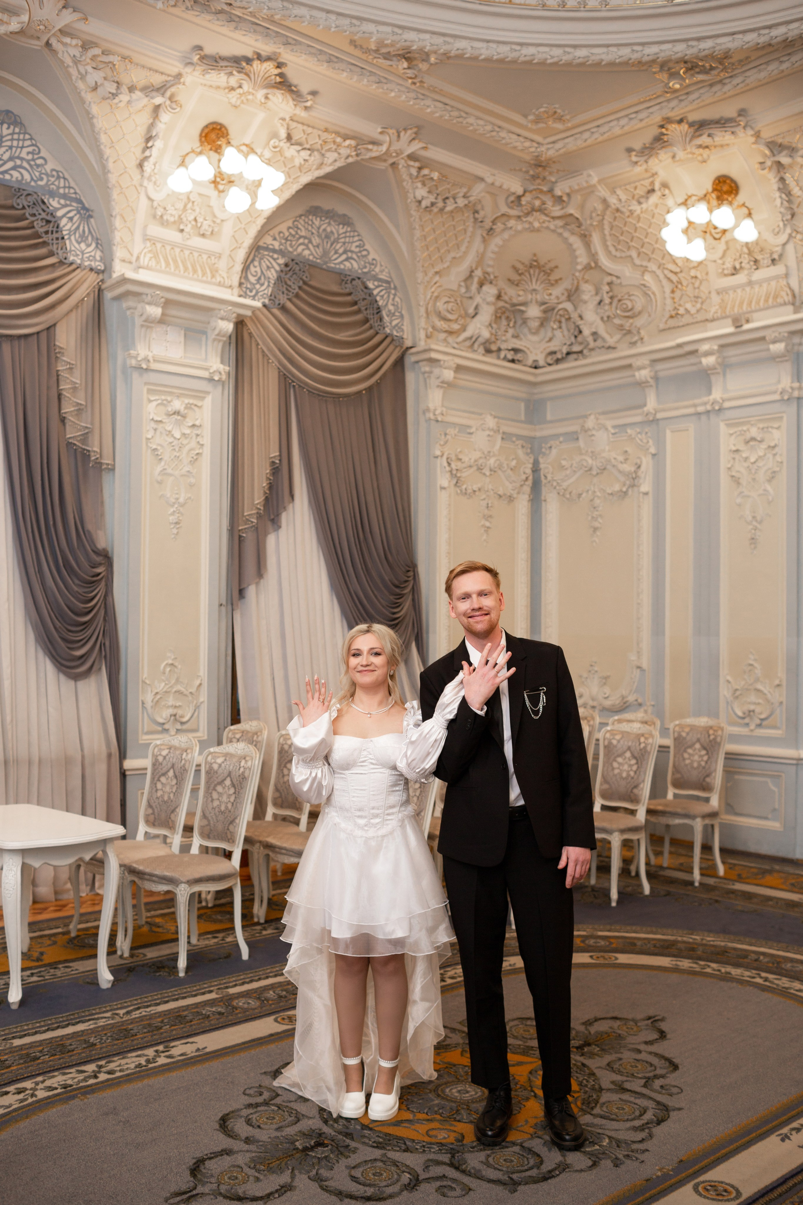 Свадебная фотопрогулка по улицам Петербурга. Свадебный фотограф Кирилл Белый