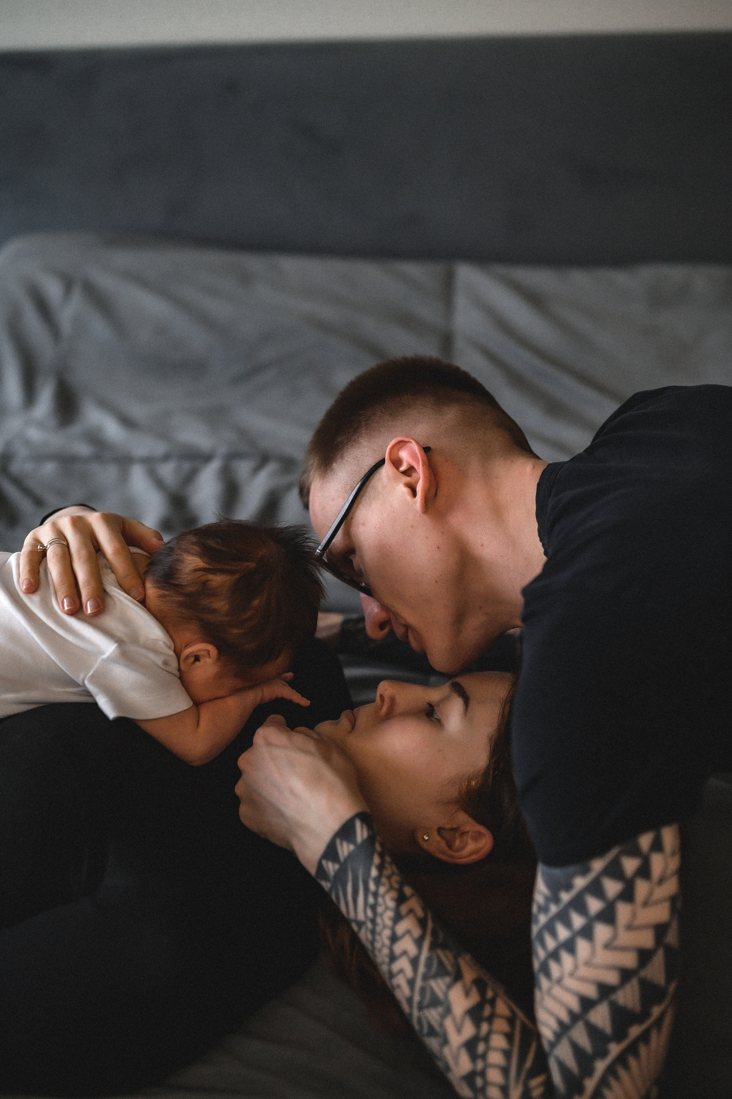 Руслан, Марта и Кира дома. Семейный и свадебный lifestyle-фотограф в Москве Мария Петрова