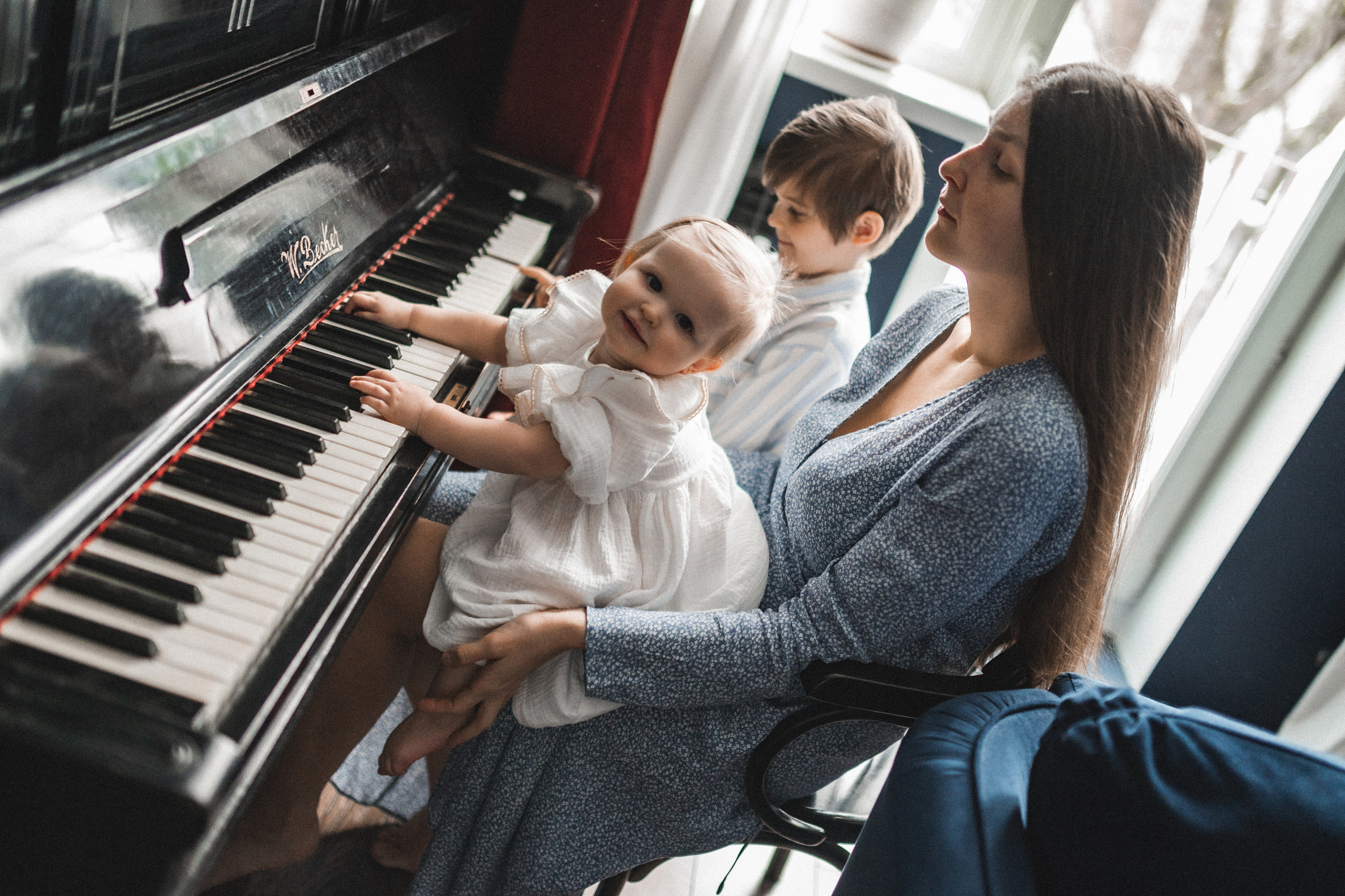 Дима, Нелли, Марк и Нина дома. Семейный и свадебный lifestyle-фотограф в Москве Мария Петрова