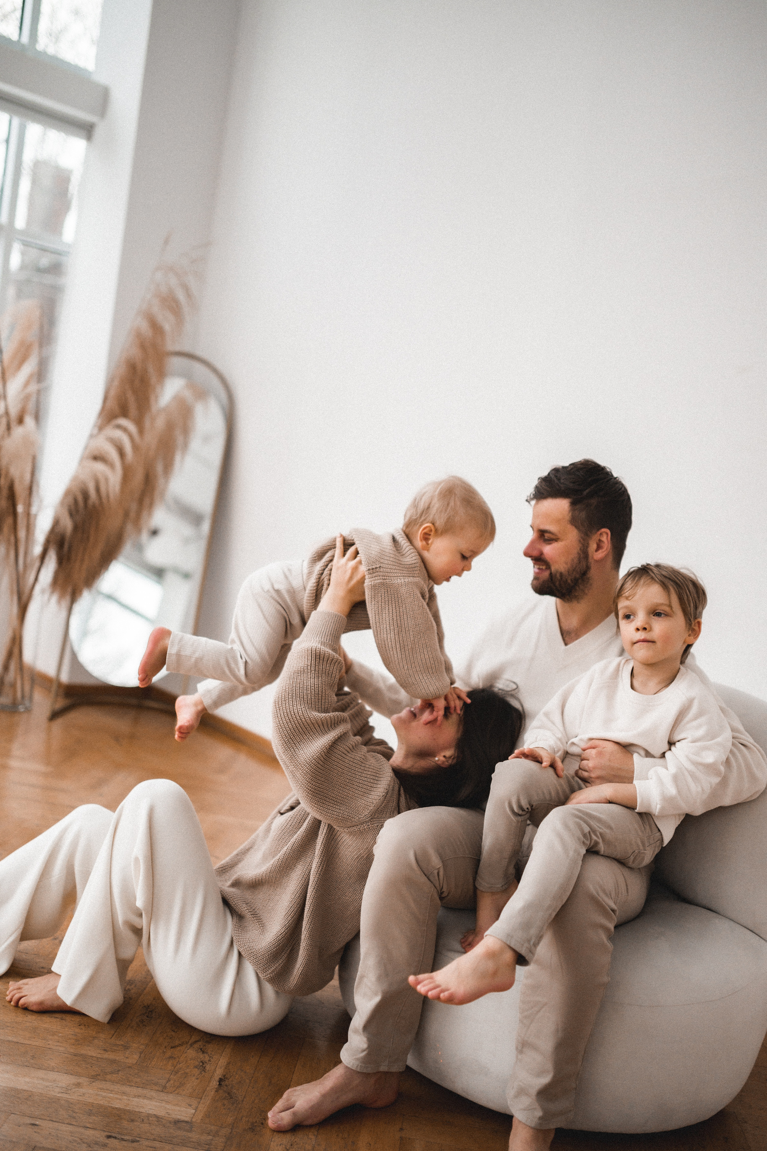 Лёша, Рита, Андрей и Рома. Студия Base. Семейный и свадебный lifestyle-фотограф в Москве Мария Петрова