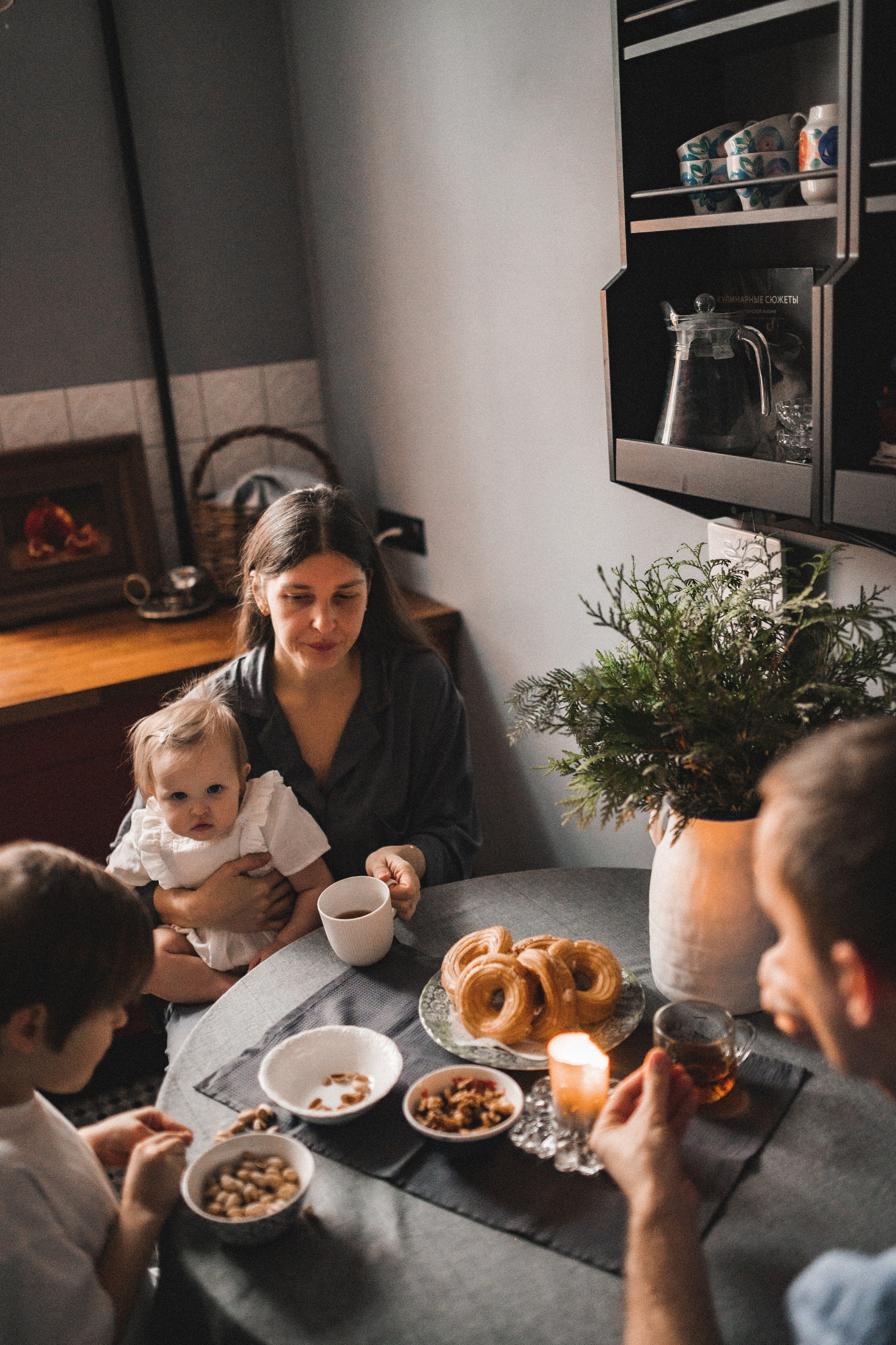 Дима, Нелли, Марк и Нина дома. Семейный и свадебный lifestyle-фотограф в Москве Мария Петрова