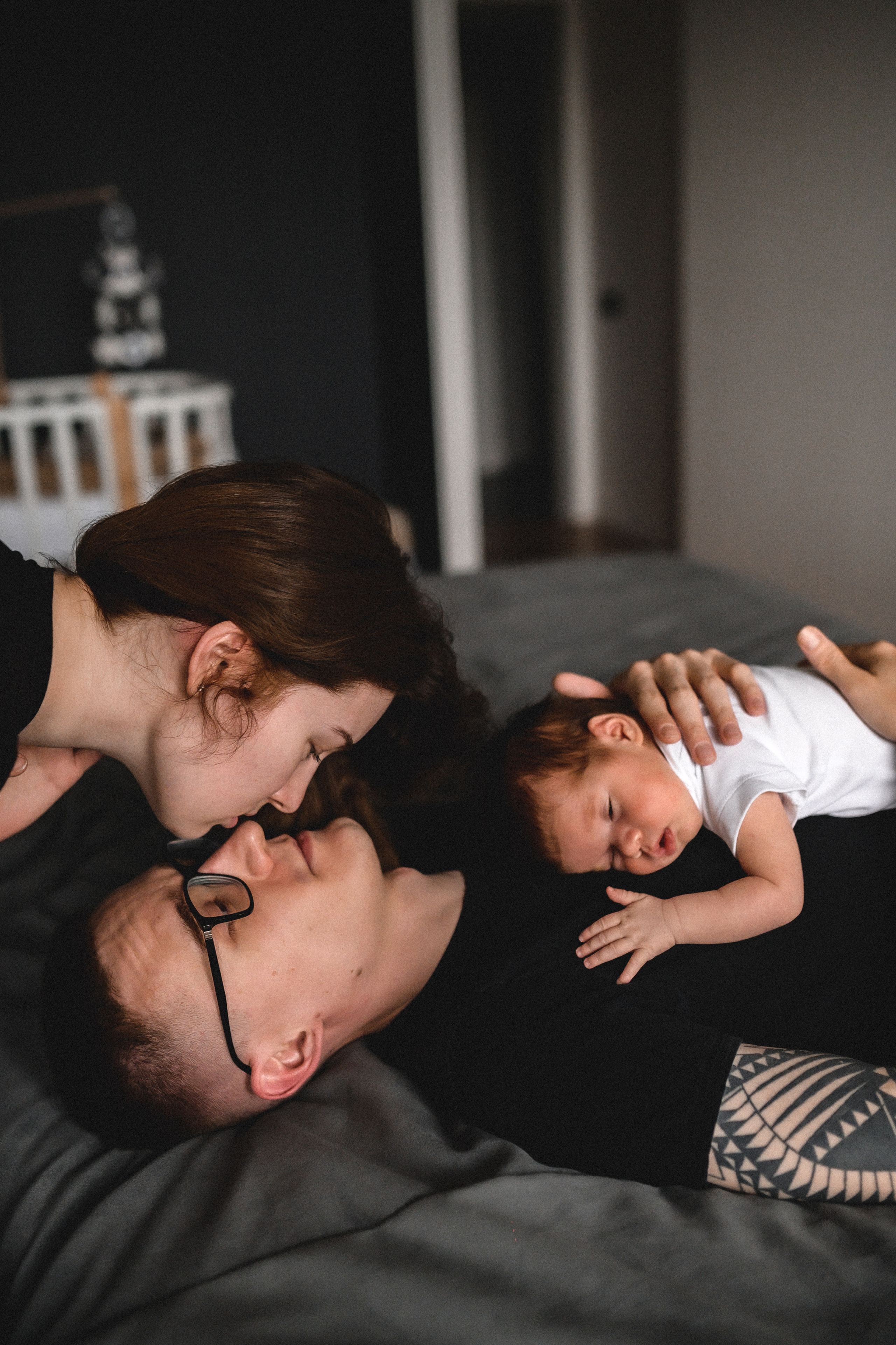 Руслан, Марта и Кира дома. Семейный и свадебный lifestyle-фотограф в Москве Мария Петрова