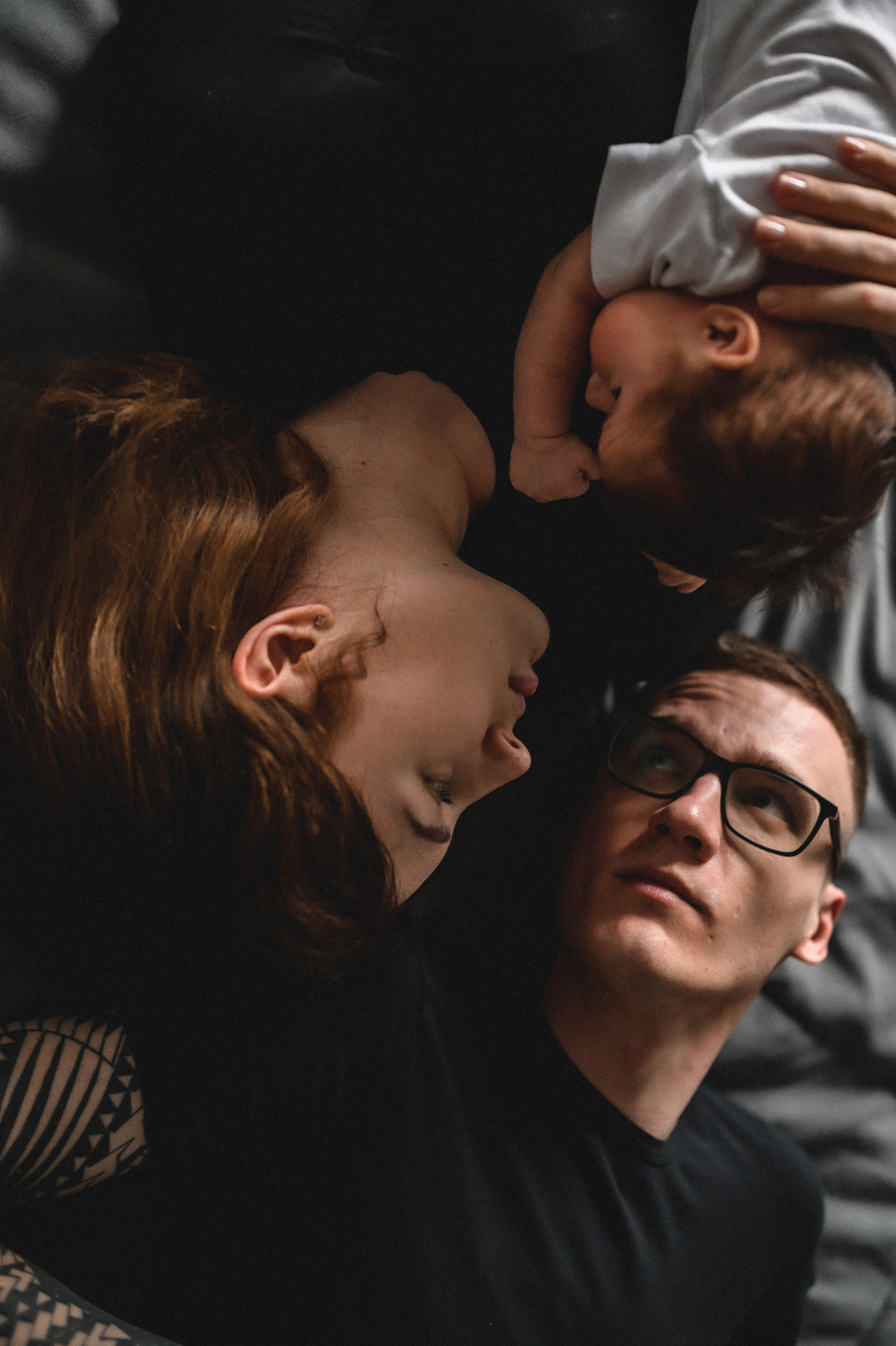 Руслан, Марта и Кира дома. Семейный и свадебный lifestyle-фотограф в Москве Мария Петрова