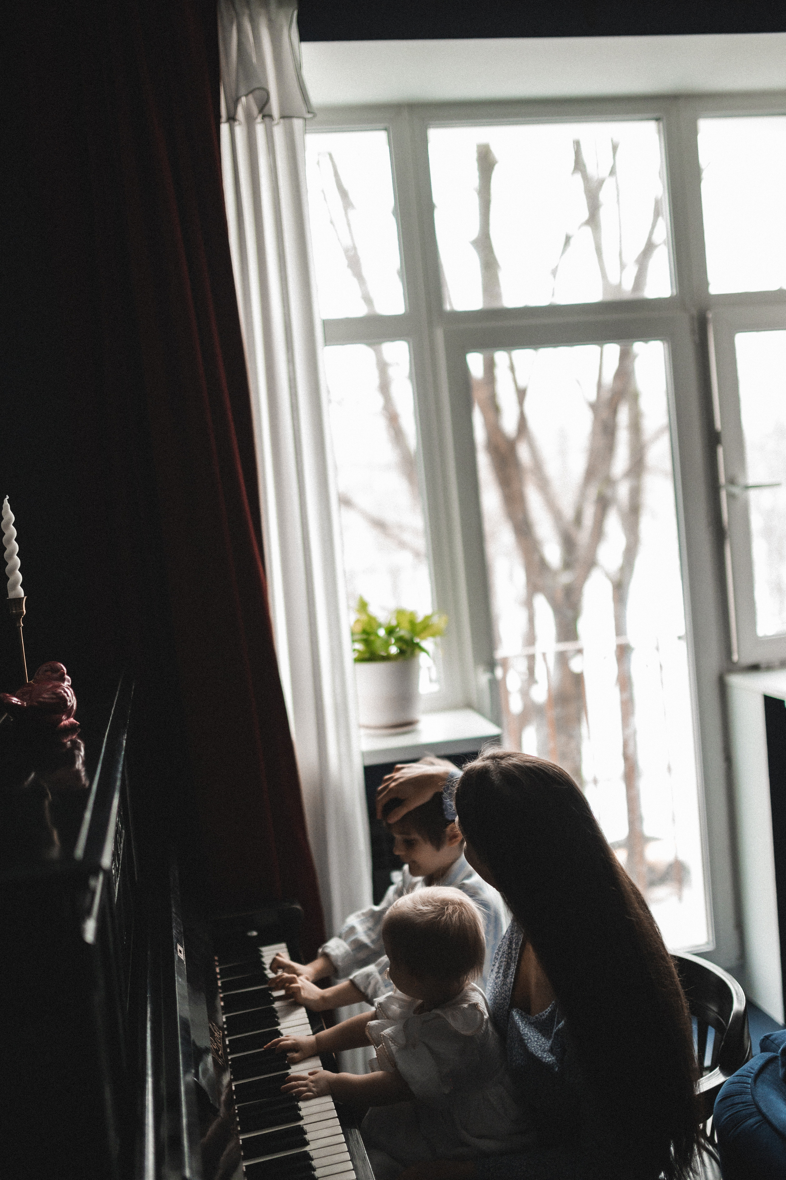 Дима, Нелли, Марк и Нина дома. Семейный и свадебный lifestyle-фотограф в Москве Мария Петрова