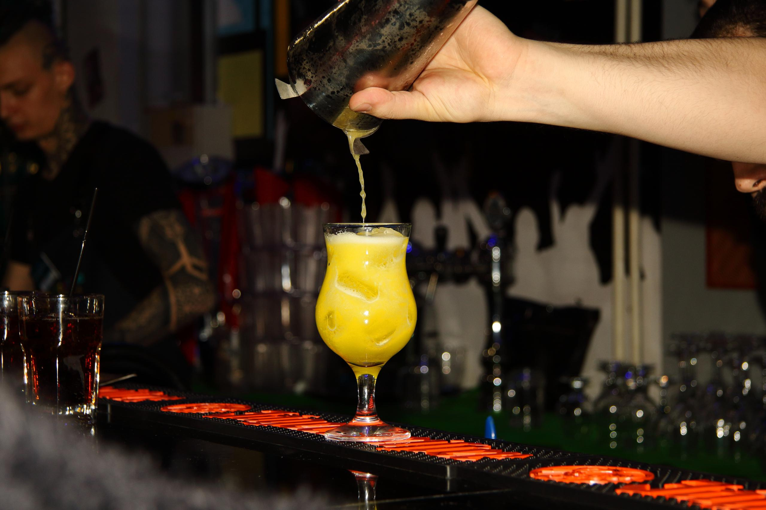 примеры фотографий с бокалом