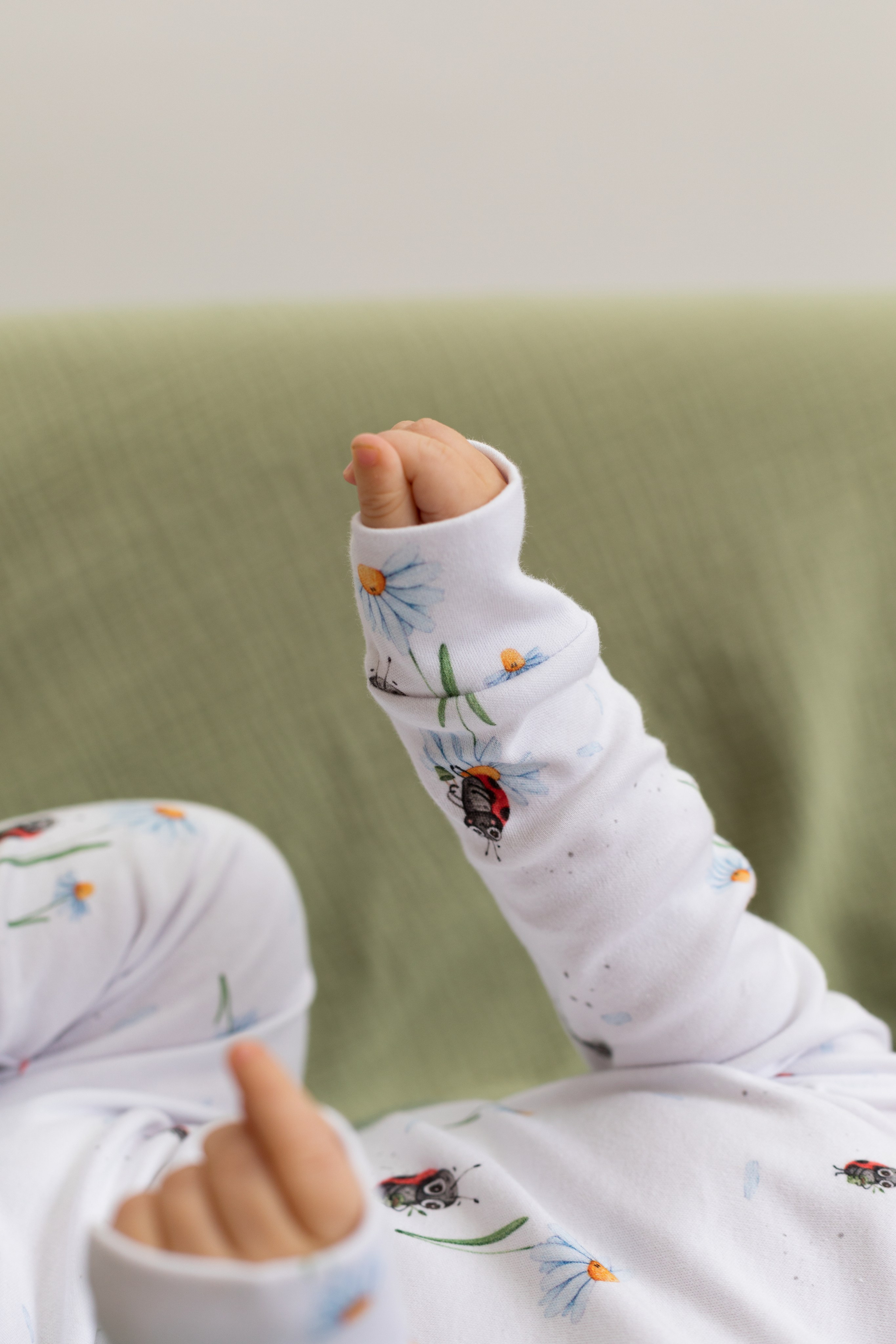 Фотосессия одежды для новорожденных детей. Детский и контент фотограф Надя Волкова Санкт-Петербург