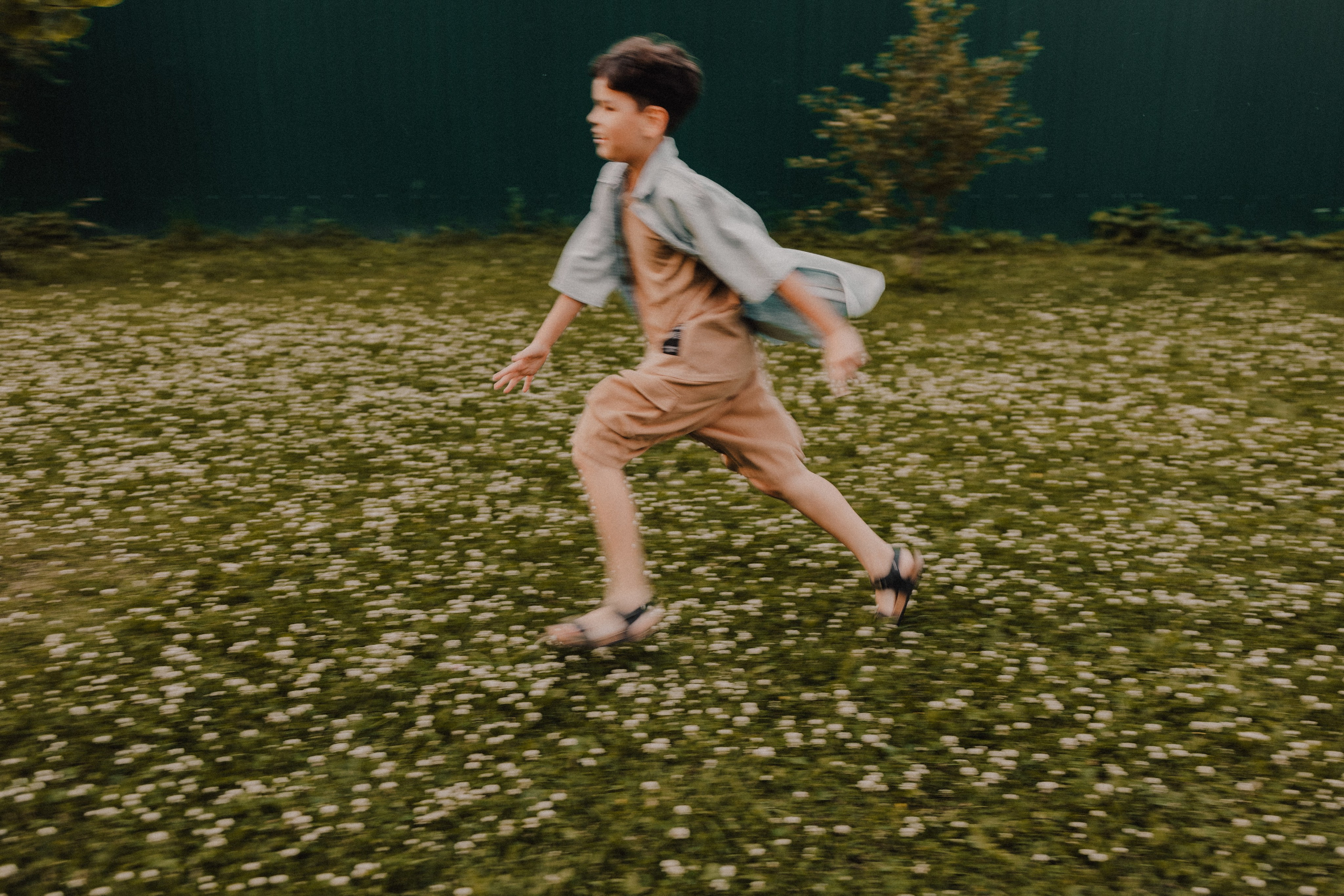 На лужайке. Семейный фотограф Москва