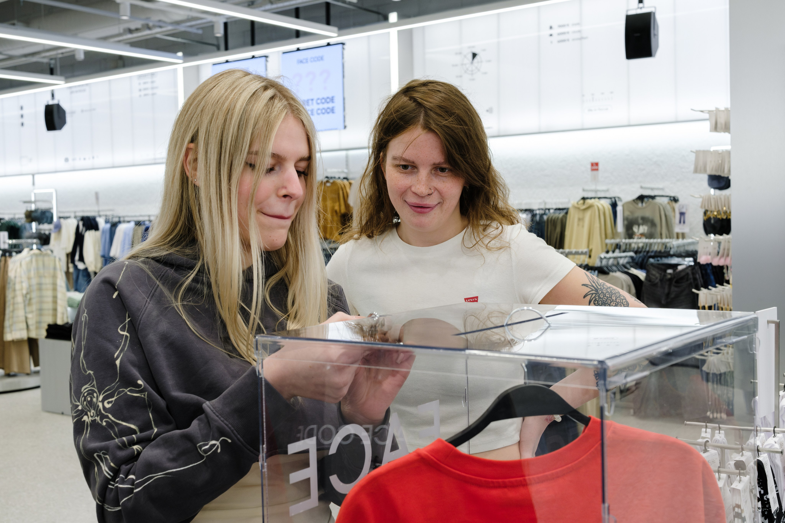 Открытие FACECODE. Репортажный и портретный фотограф в Москве Илья Спиридонов