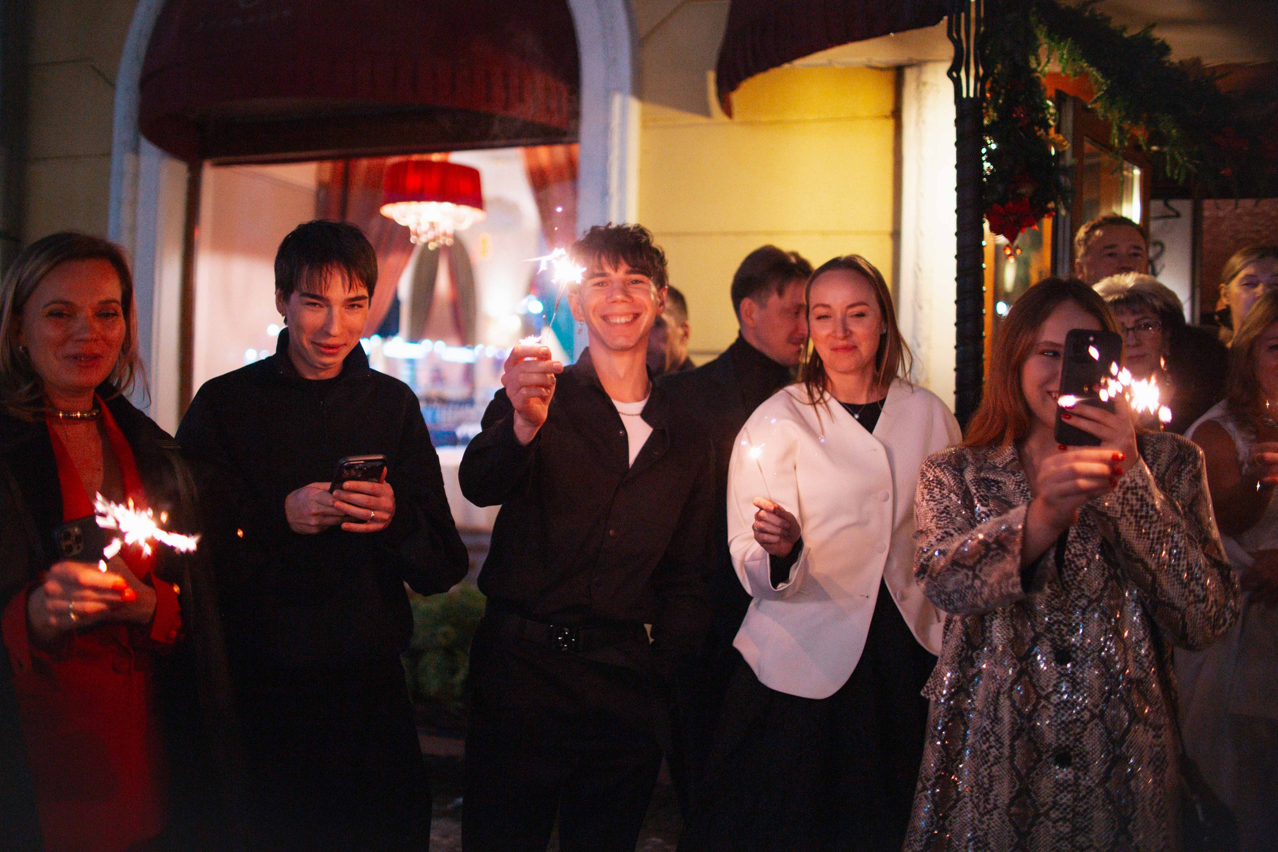 Вечер в «Дежавю». Ваш репортажный фотограф Артемий Антонов