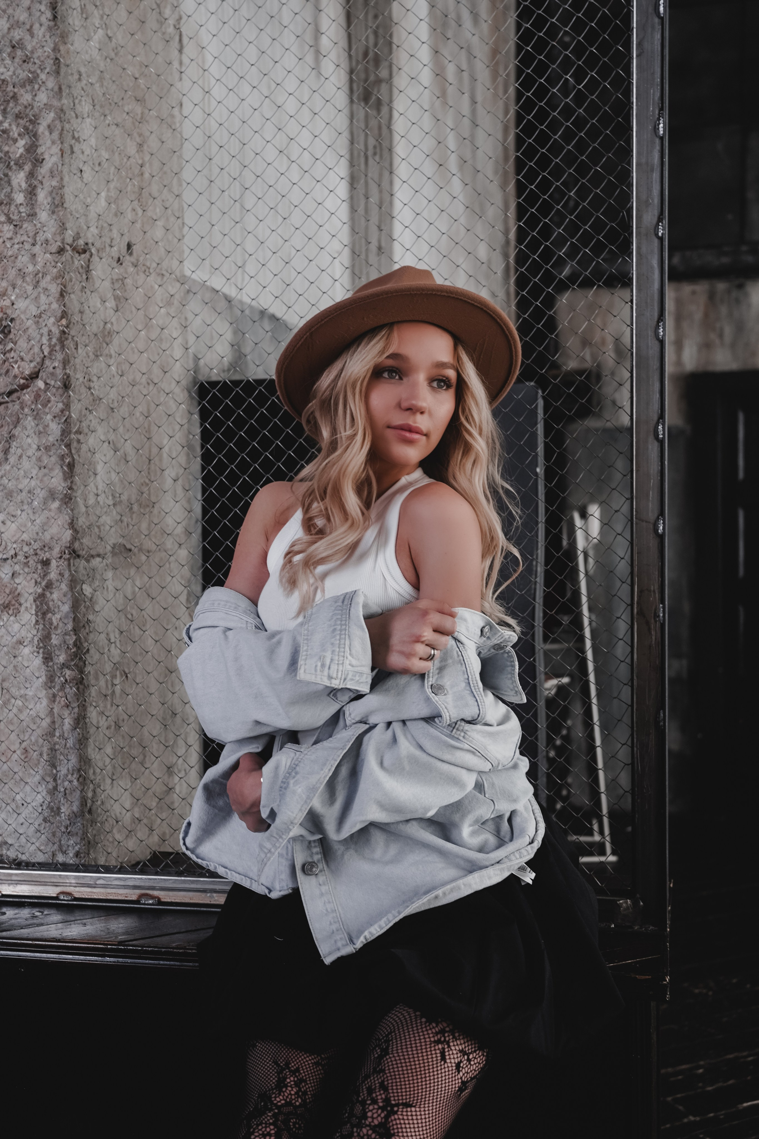 Индивидуальная фотосессия в студии. Фото и видео съемка