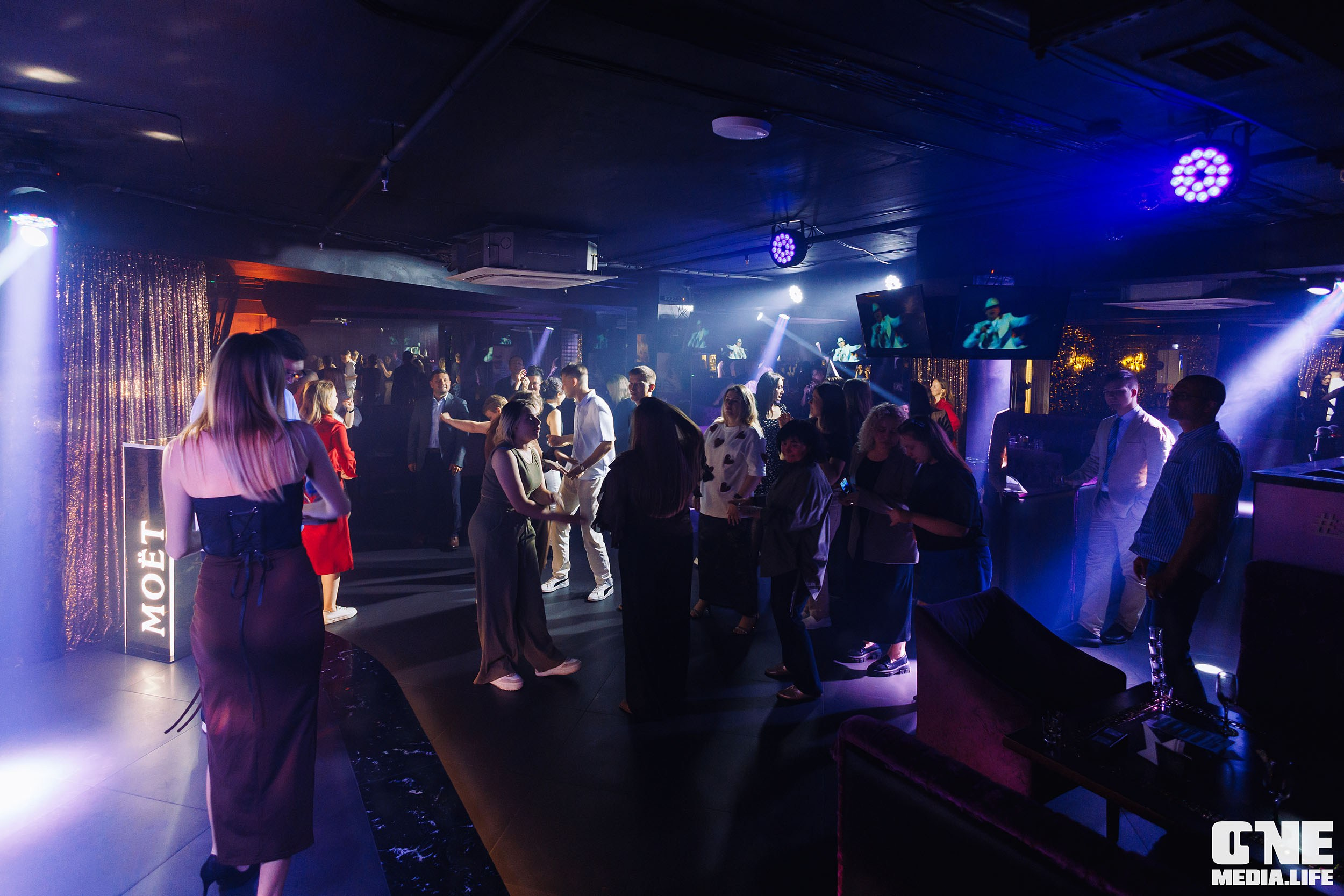 Фоторепортаж из караоке-клуба Эйфория. One Media Life: фоторепортажи, фотоотчеты с мероприятий и заведений