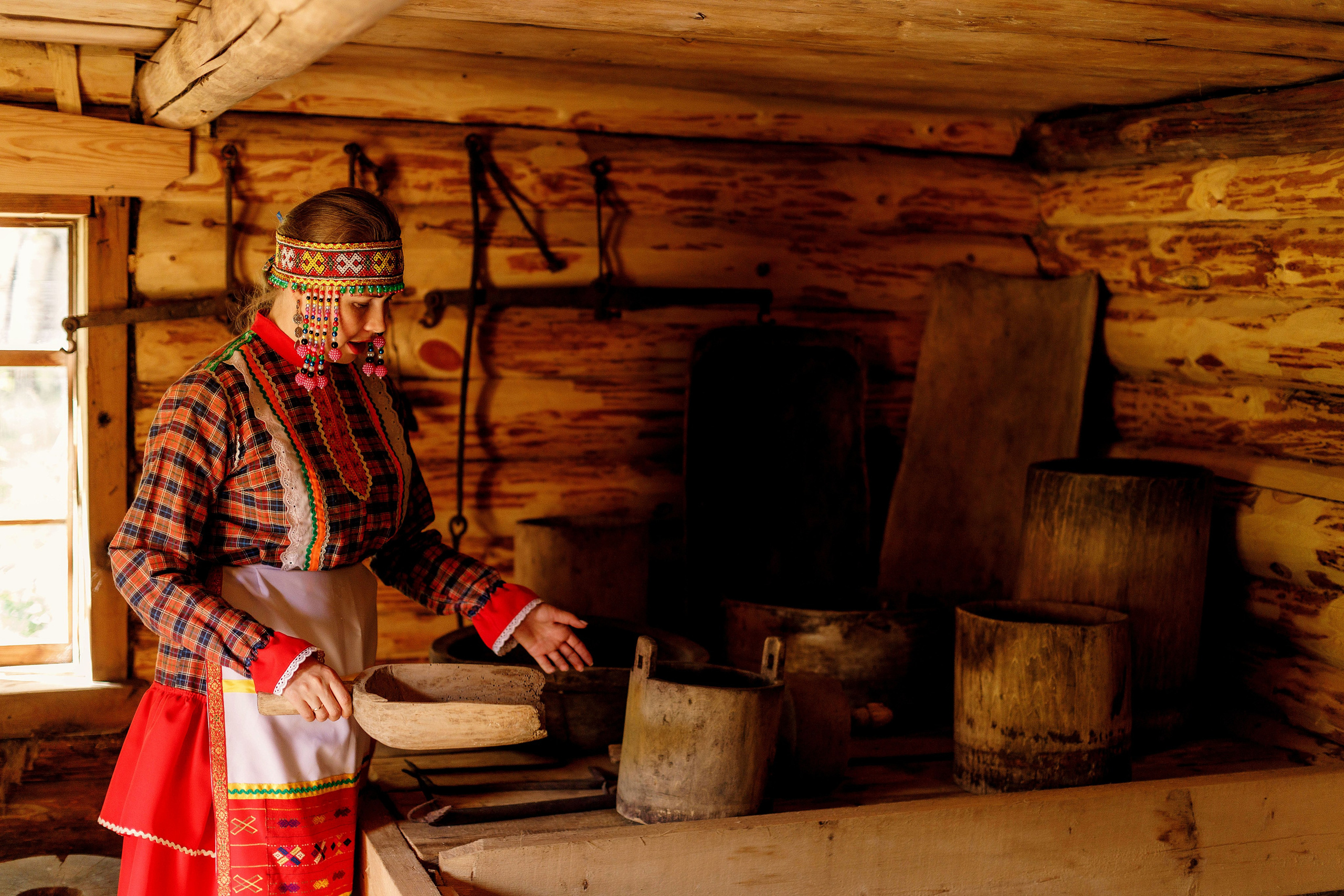 Фотосессия с Екатериной Анисимовой в Ибресинском этнографическом музее. Портретный и репортажный фотограф в Чебоксарах Андриян Чаркин