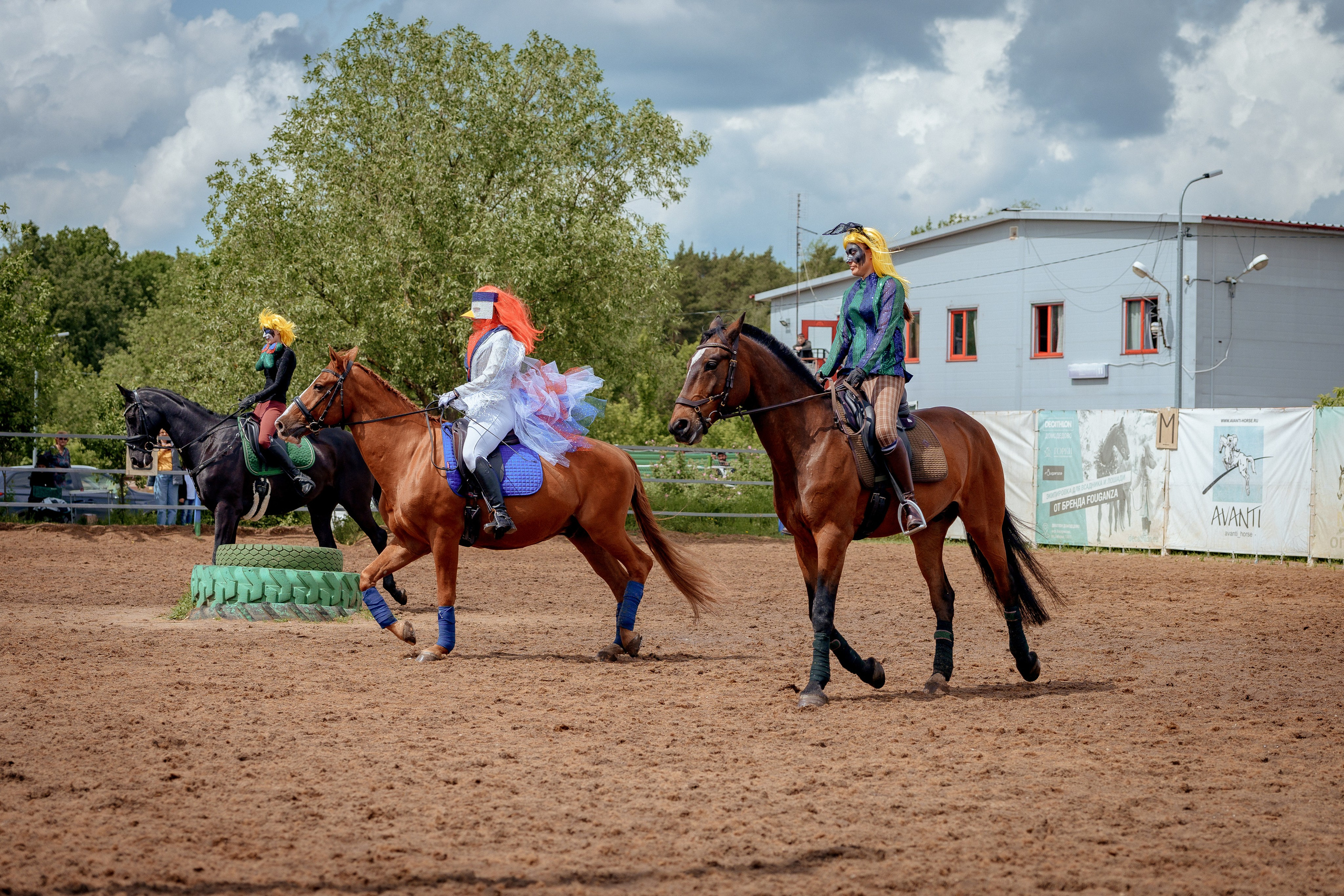 Конный клуб Горки. Портретный и семейный фотограф в Москве/Видное