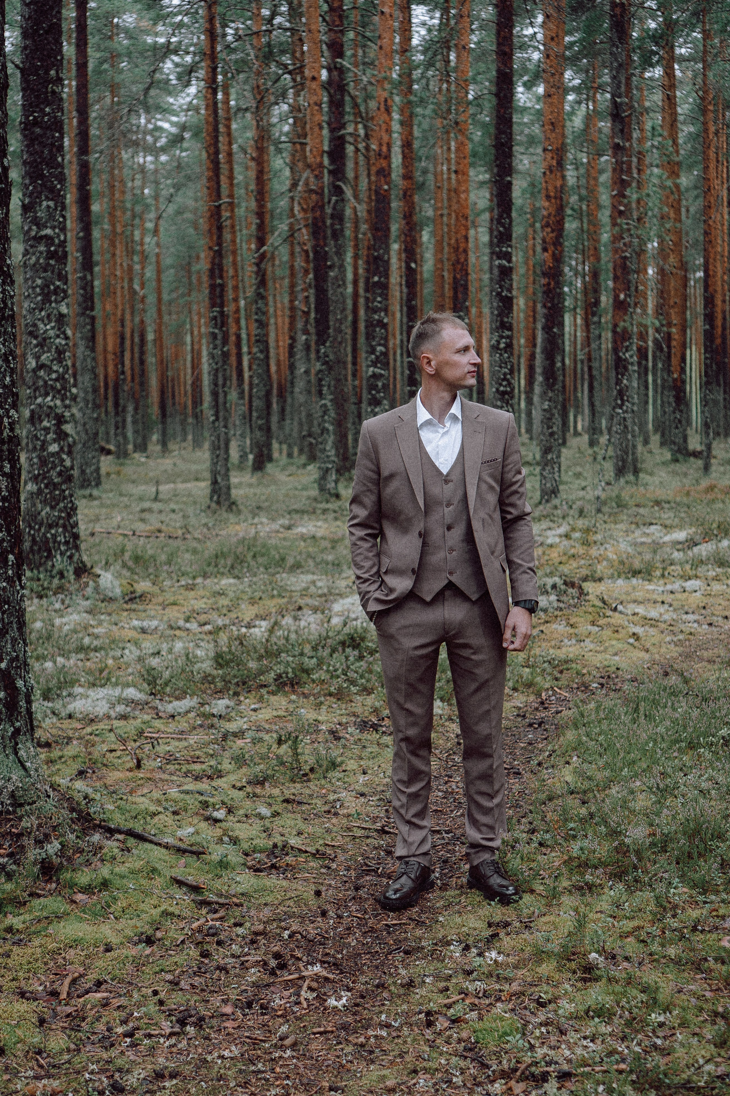 СВАДЕБНАЯ ФОТОСЕССИИЯ ПАРЫ В ГОРОДЕ ПРИОЗЕРСК В СОСНОВОМ ЛЕСУ И С ПИКАПОМ. Профессиональный фотограф, Санкт-Петербург — Виктория Богомолова
