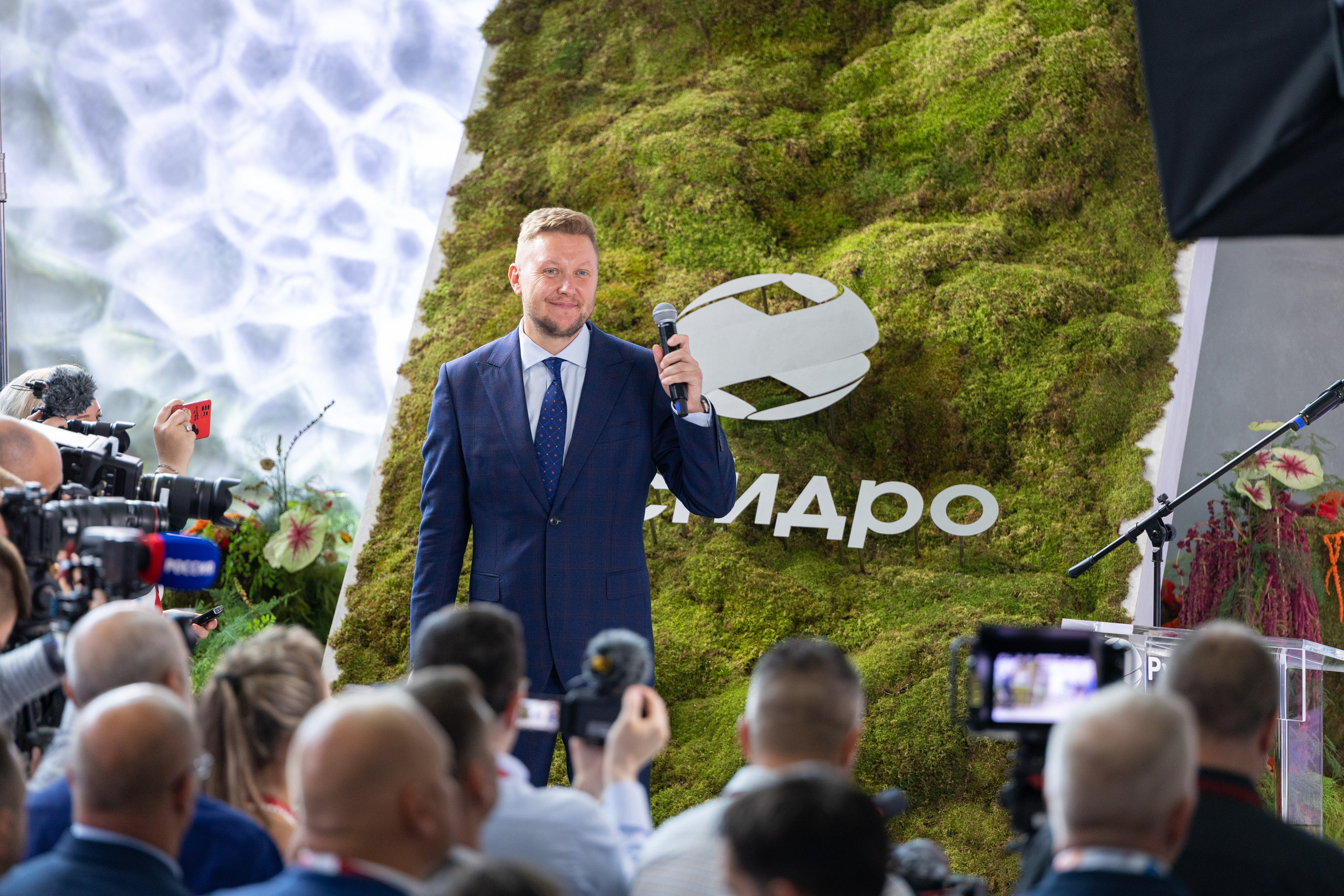 ВЭФ 2025. Олег Катакинов| Репортажный фотограф в городе у моря (Владивосток)