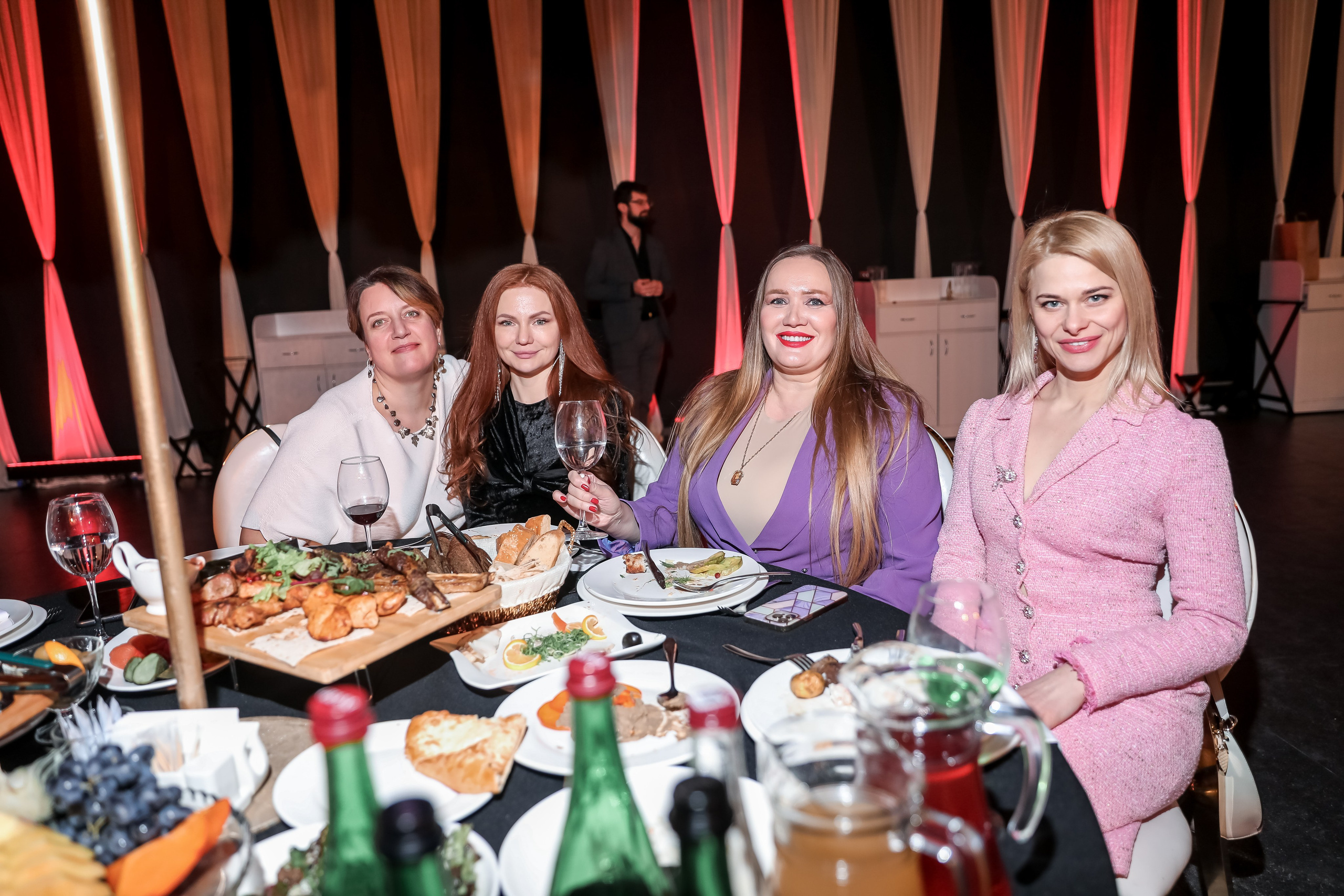 Happy Birthday КОММУНИКАТОР. Photographer Viktoriya Markushina «My world throug»