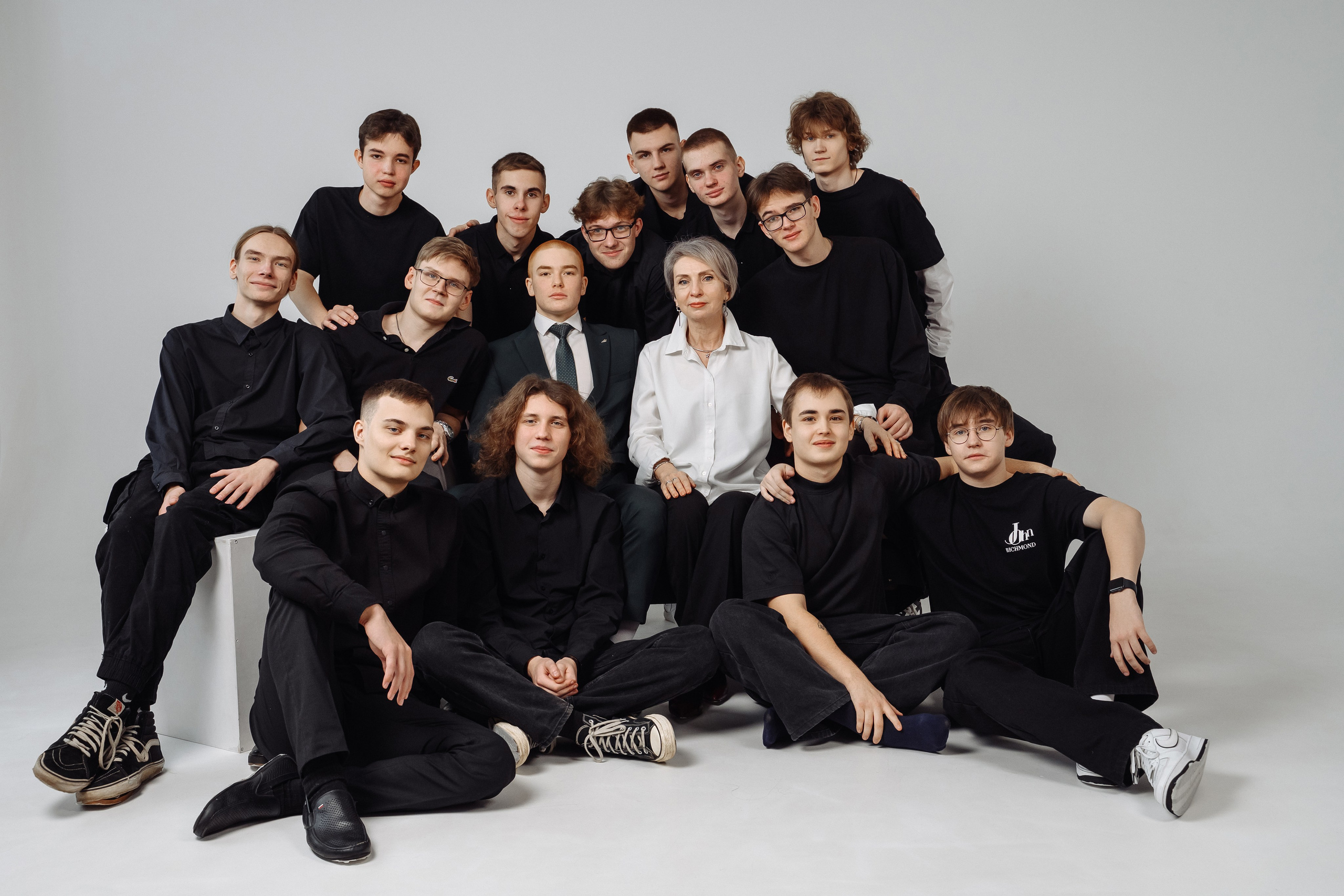 ВЫПУСКНИКИ 11 КЛАСС. МАРГАРИТА КУДРЯШОВА СВАДЕБНЫЙ И СЕМЕЙНЫЙ ФОТОГРАФ ТВЕРЬ МОСКВА