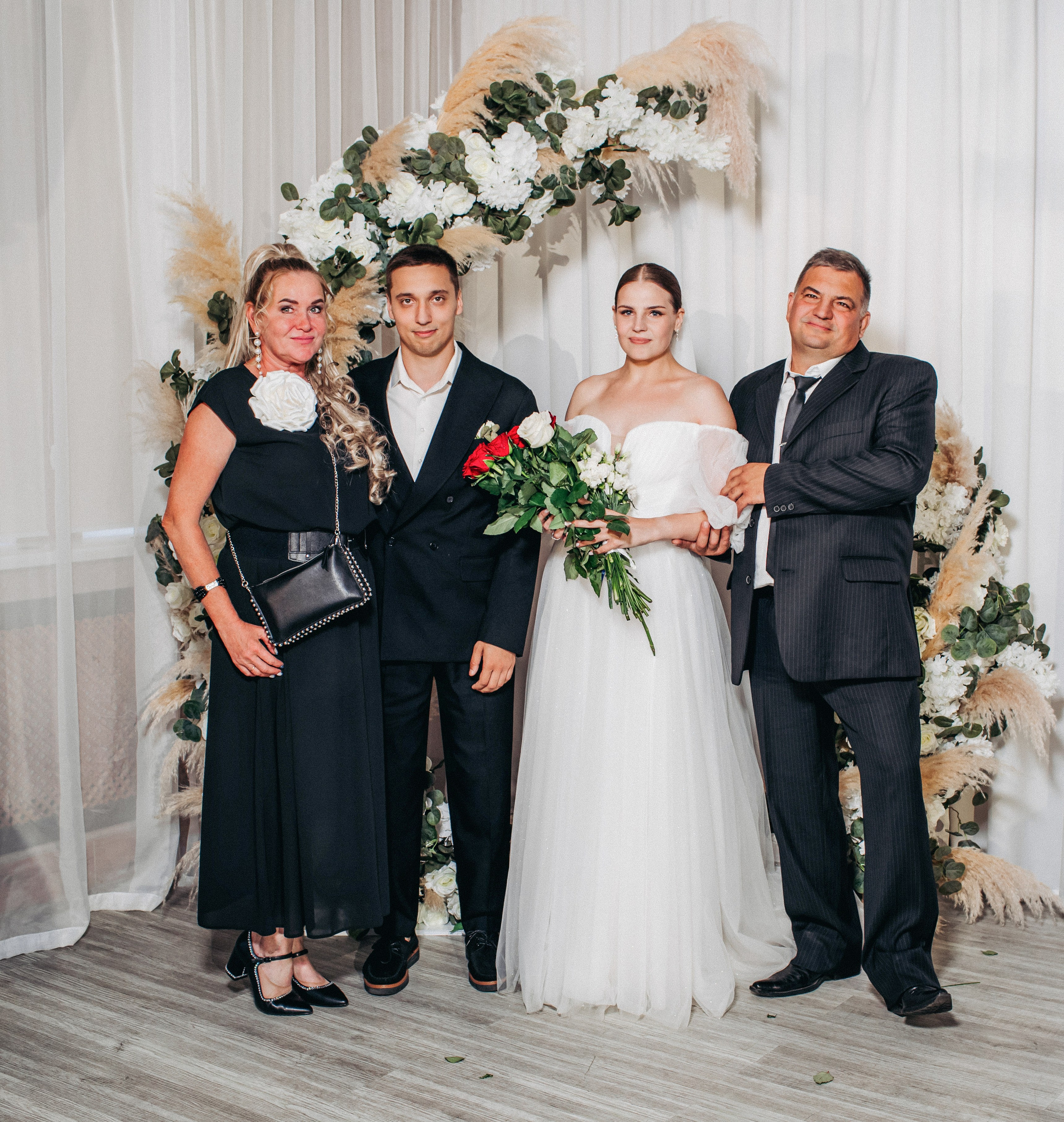 Vlad & Nadya (Saint-Petersburg, Russia). Destination wedding photographer Peter Letu