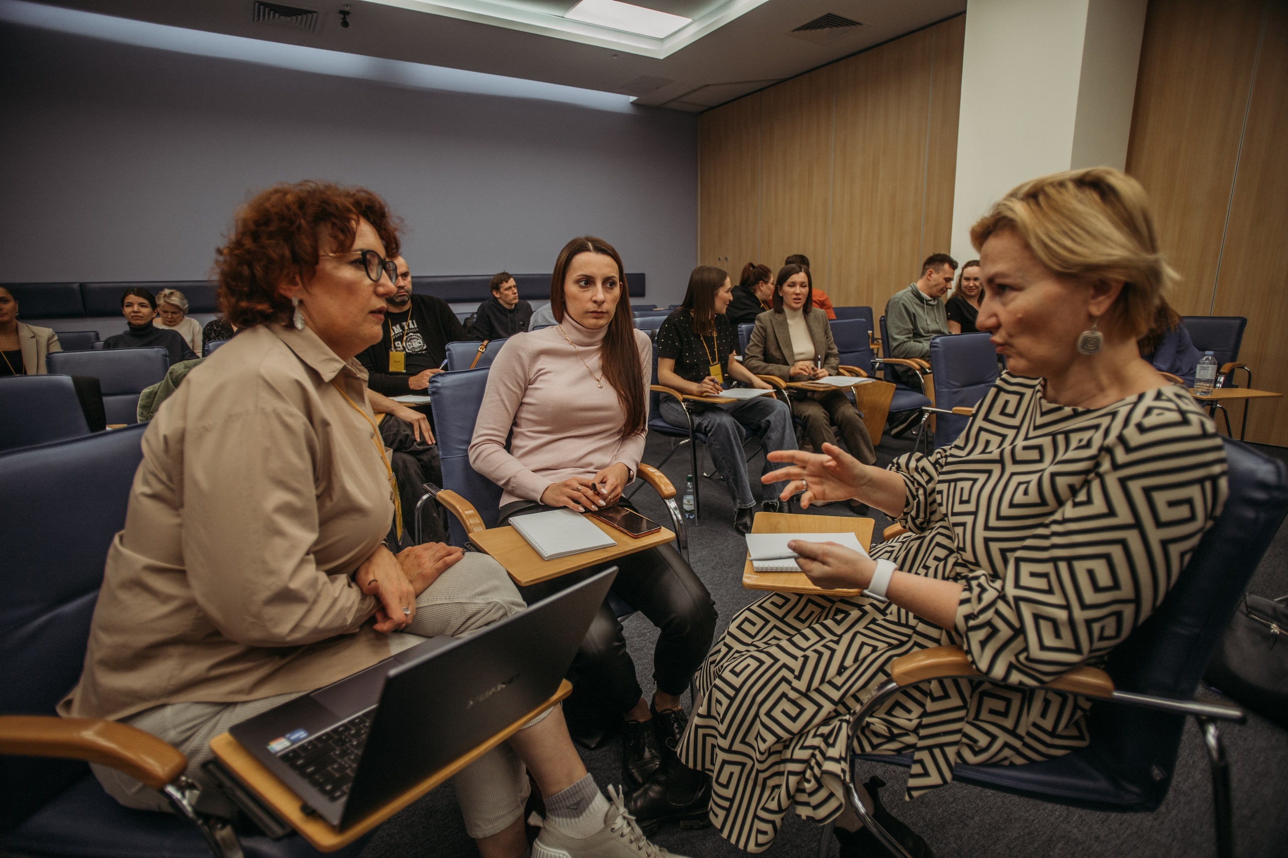 Тренинг по НЛП технологиям Михаила Пелехатого. Венера Гайн. Репортажный фотограф  Тюмень. Обучение фотографии с 0