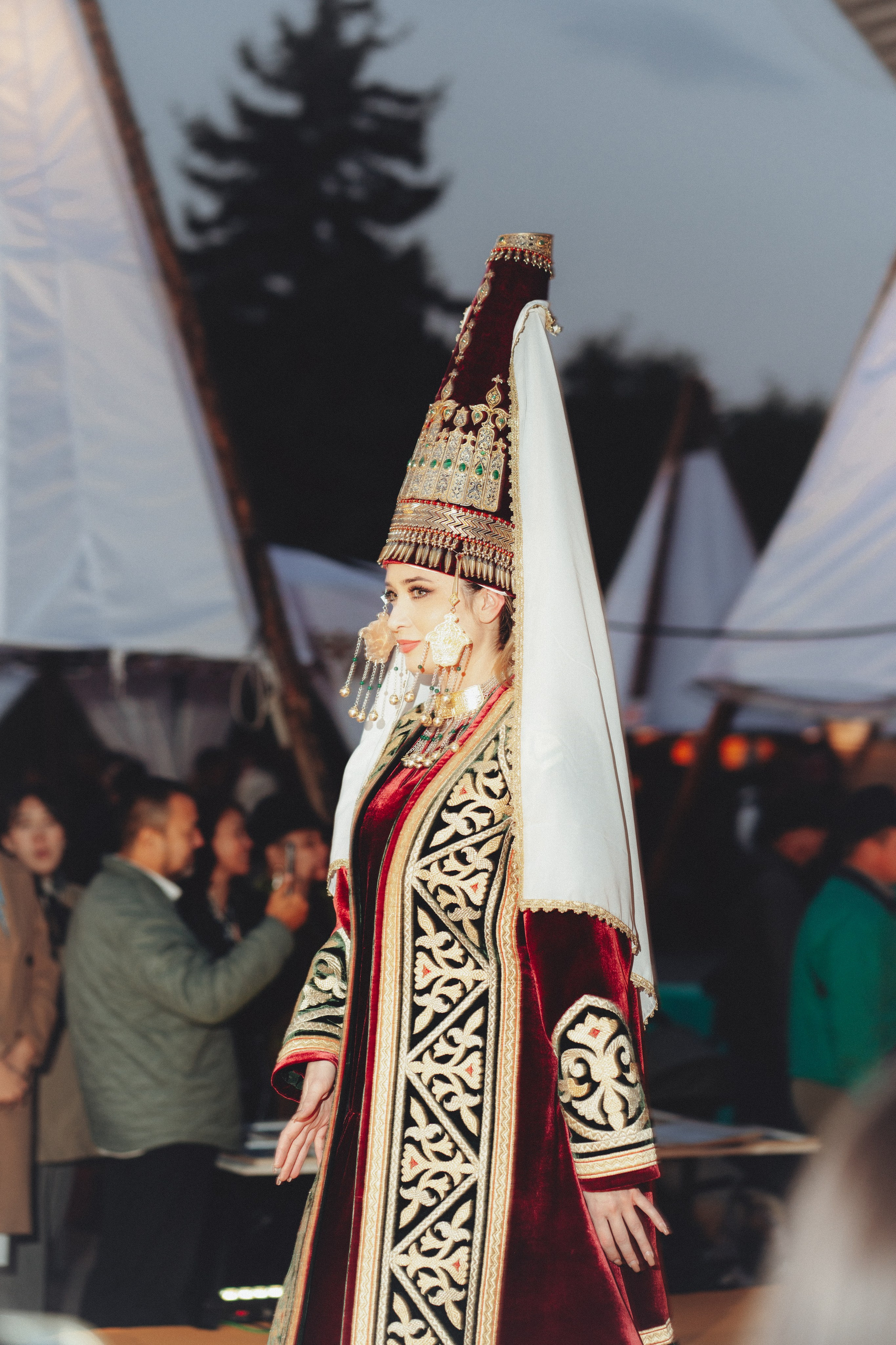 ETHNIC FASHION SHOWS / THE PODIUM