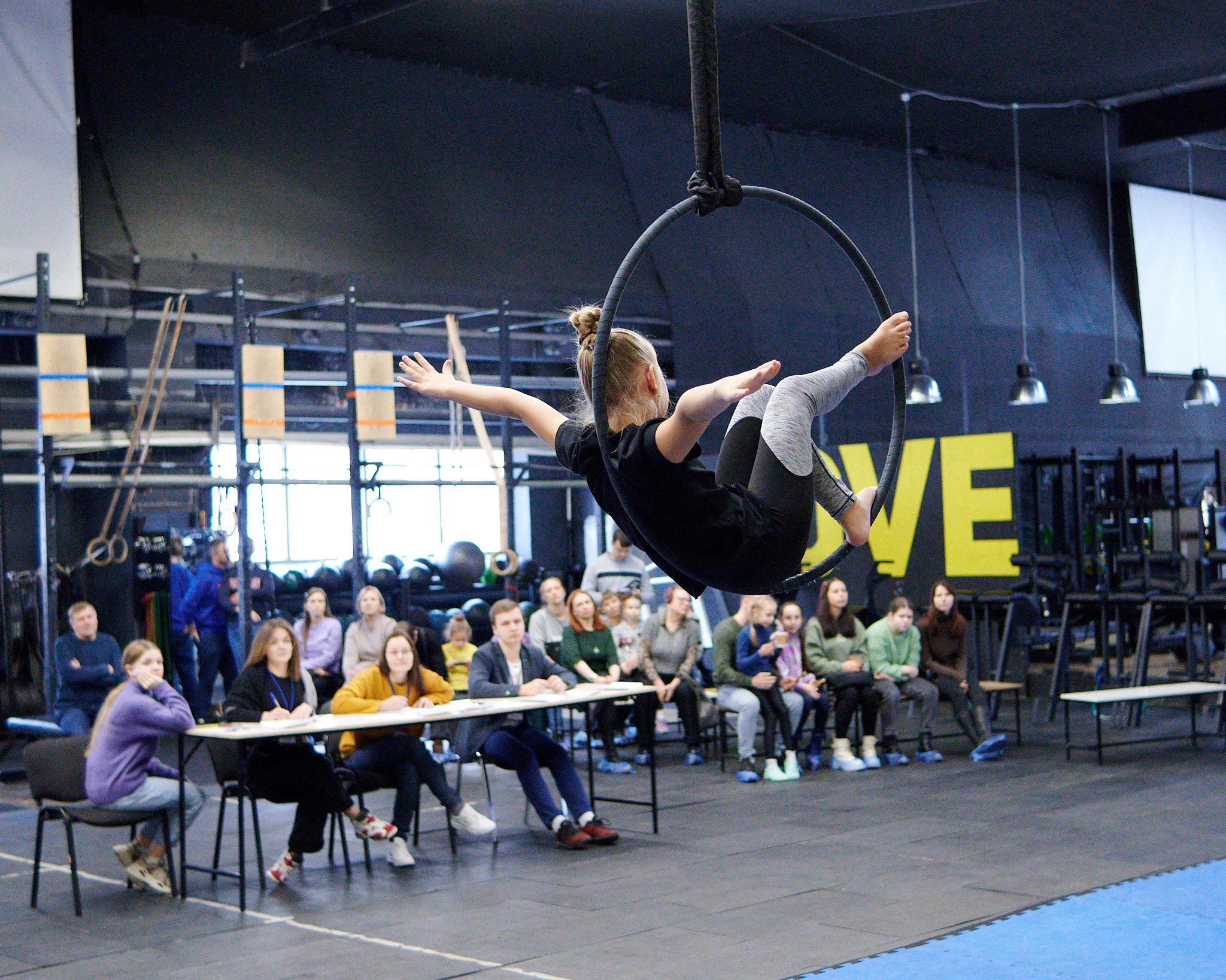 Соревнования по воздушным полотнами и акробатике 29.11.2022