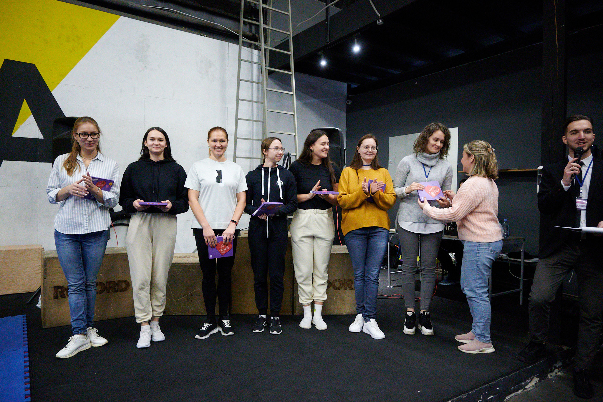 Соревнования по воздушным полотнами и акробатике 29.11.2022