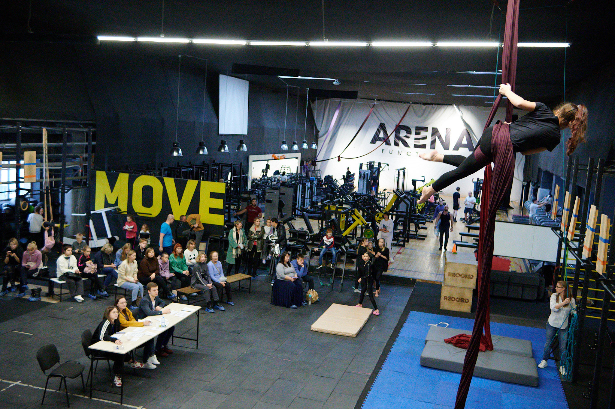 Соревнования по воздушным полотнами и акробатике 29.11.2022