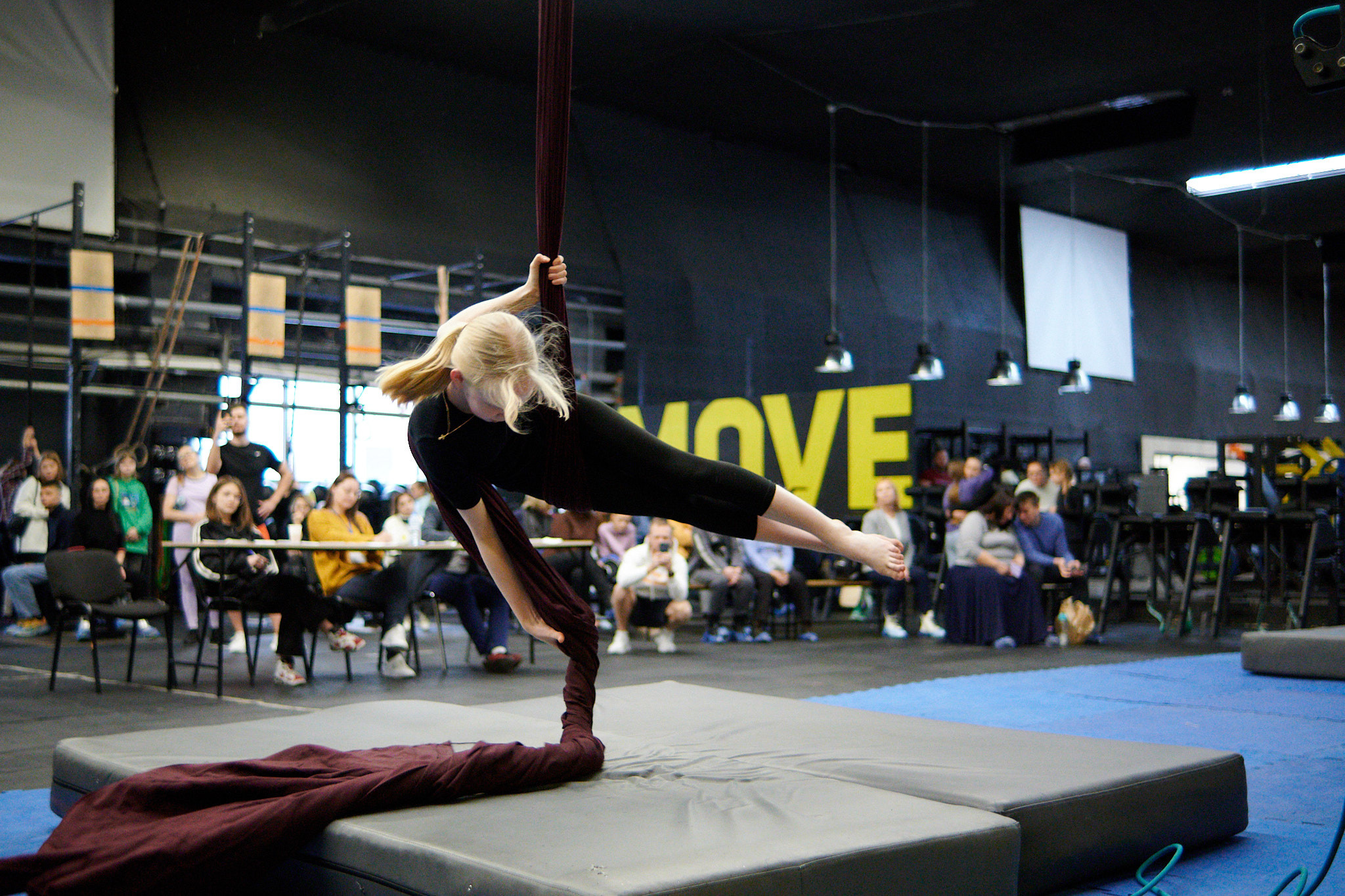 Соревнования по воздушным полотнами и акробатике 29.11.2022