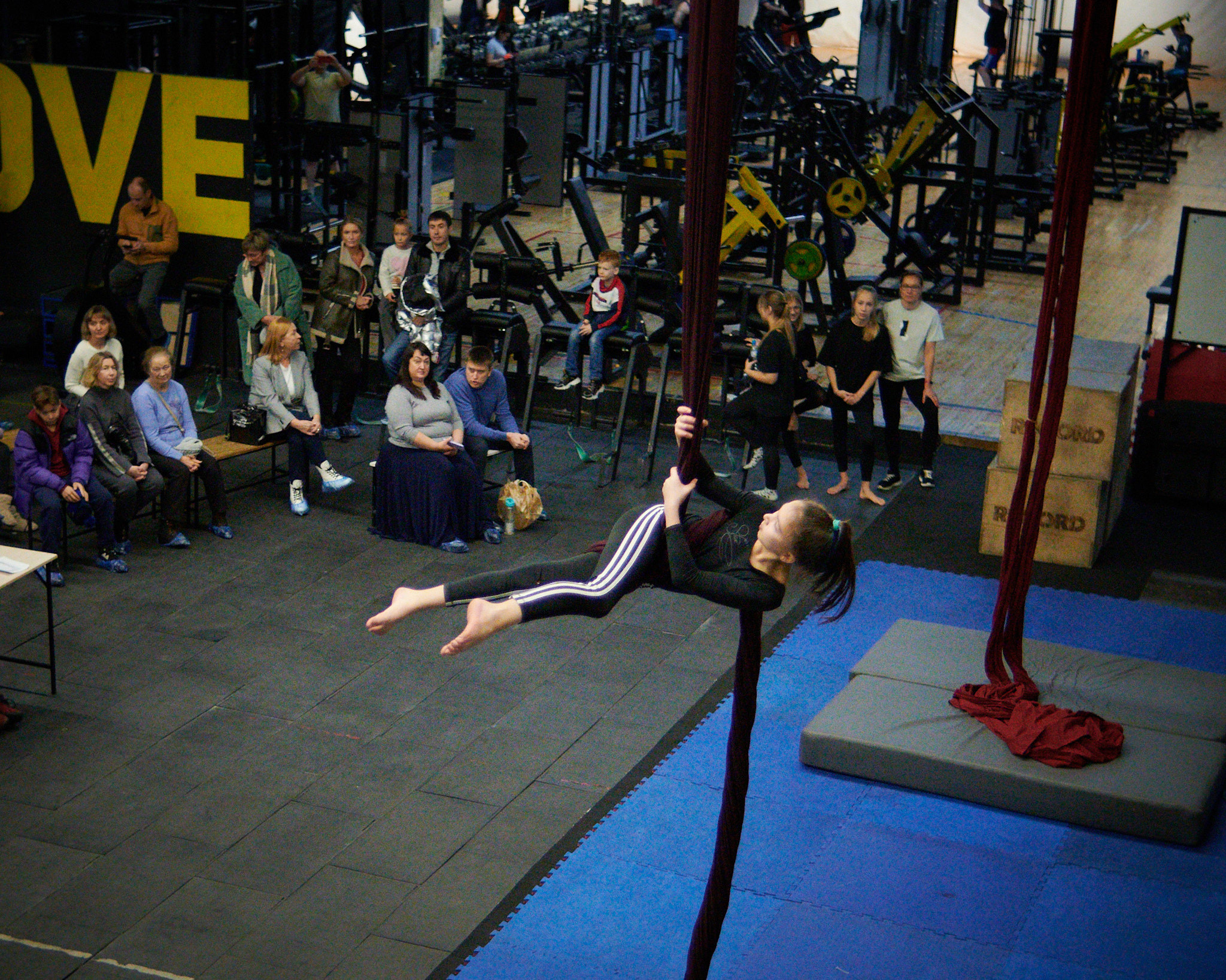 Соревнования по воздушным полотнами и акробатике 29.11.2022