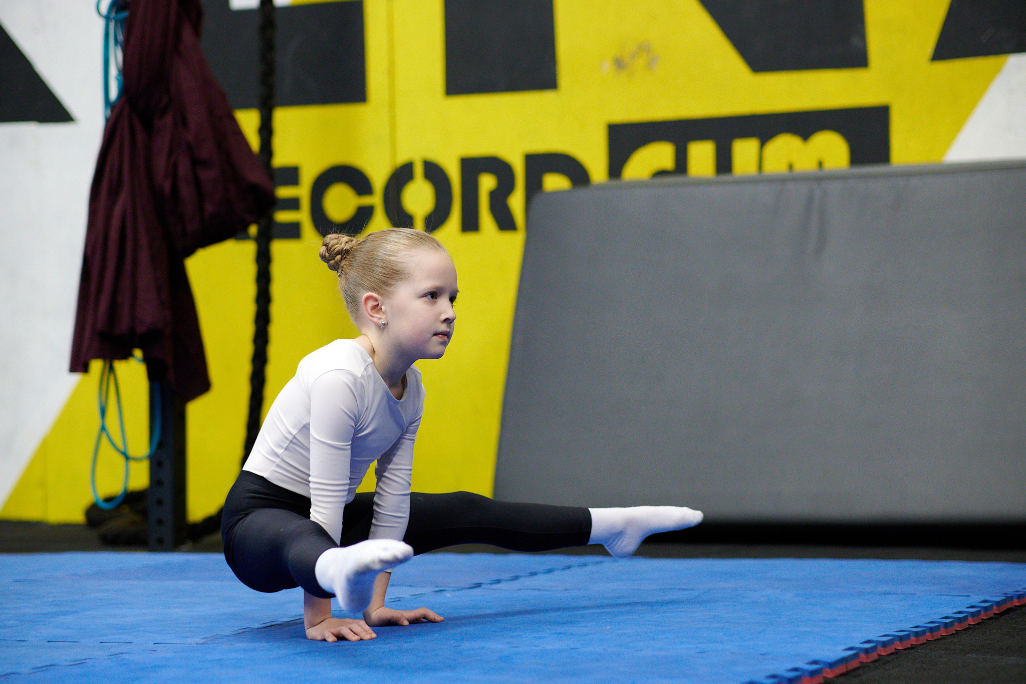 Соревнования по воздушным полотнами и акробатике 29.11.2022