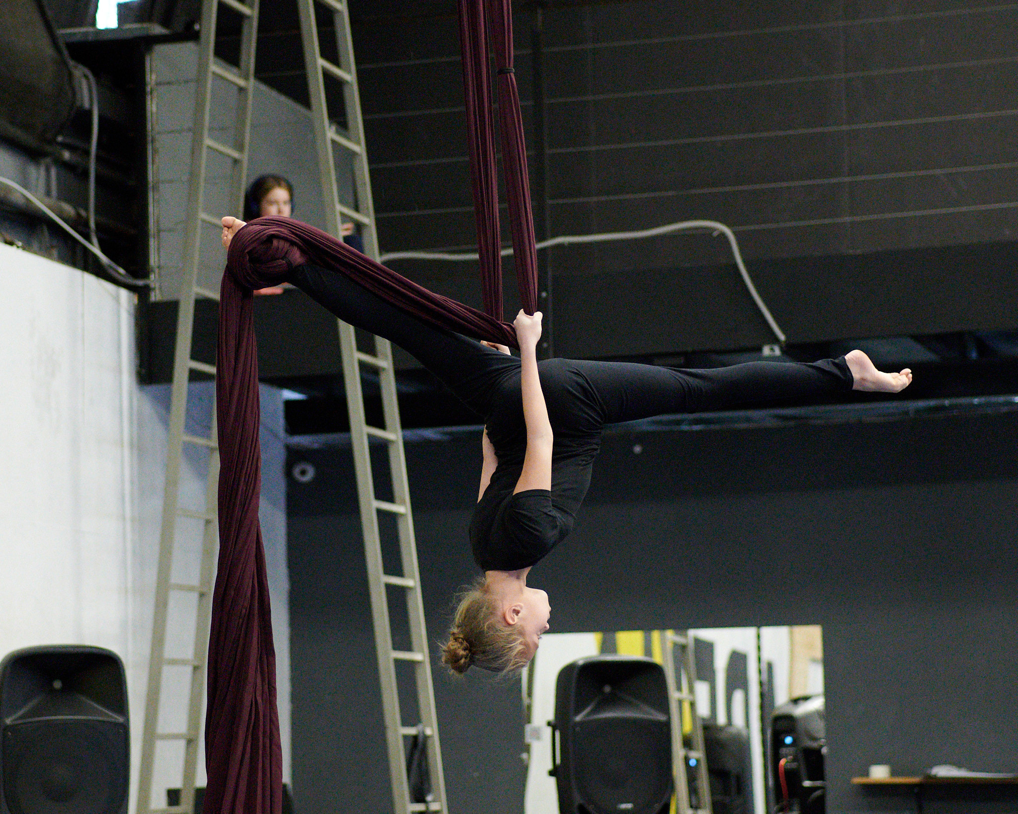 Соревнования по воздушным полотнами и акробатике 29.11.2022