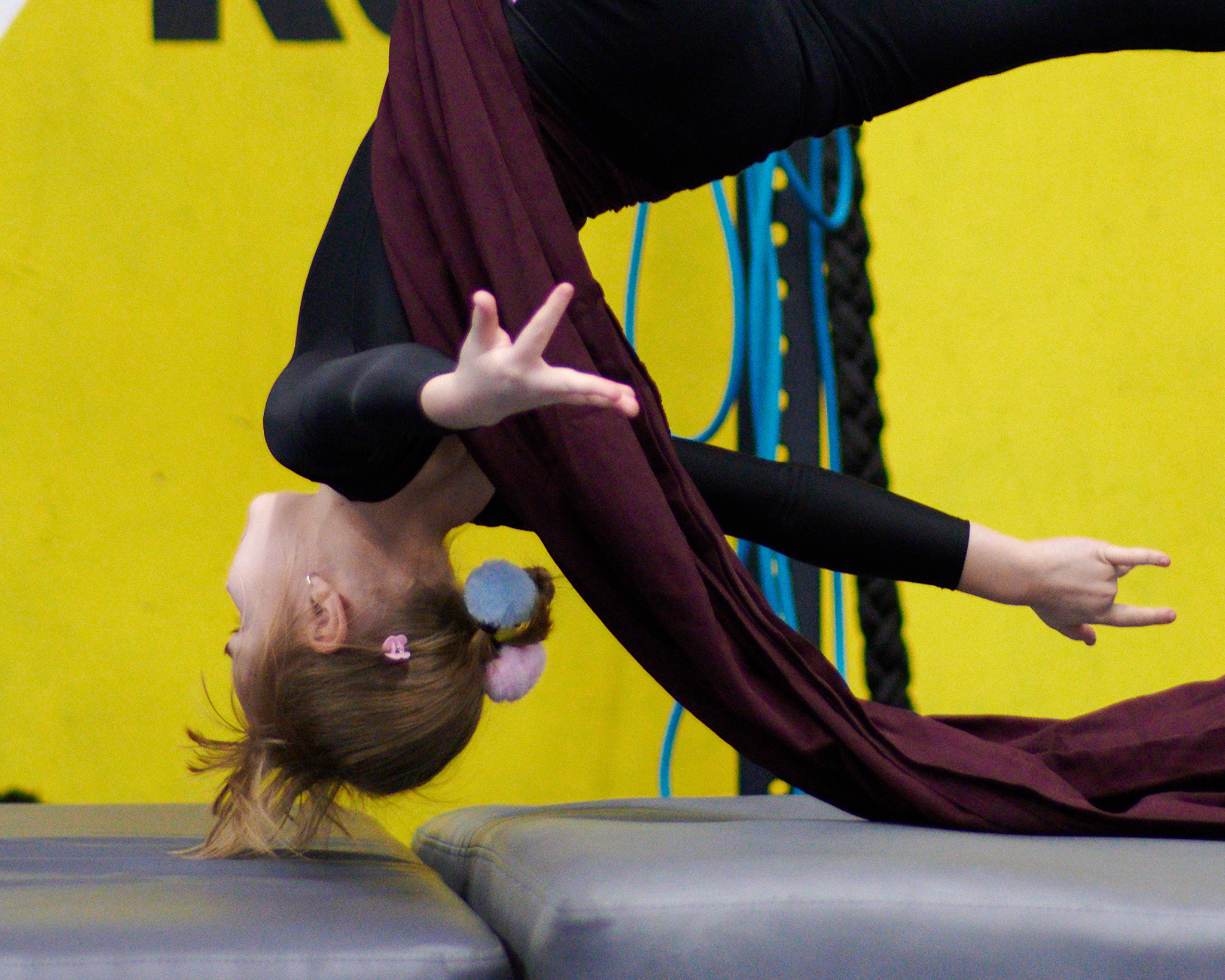 Соревнования по воздушным полотнами и акробатике 29.11.2022