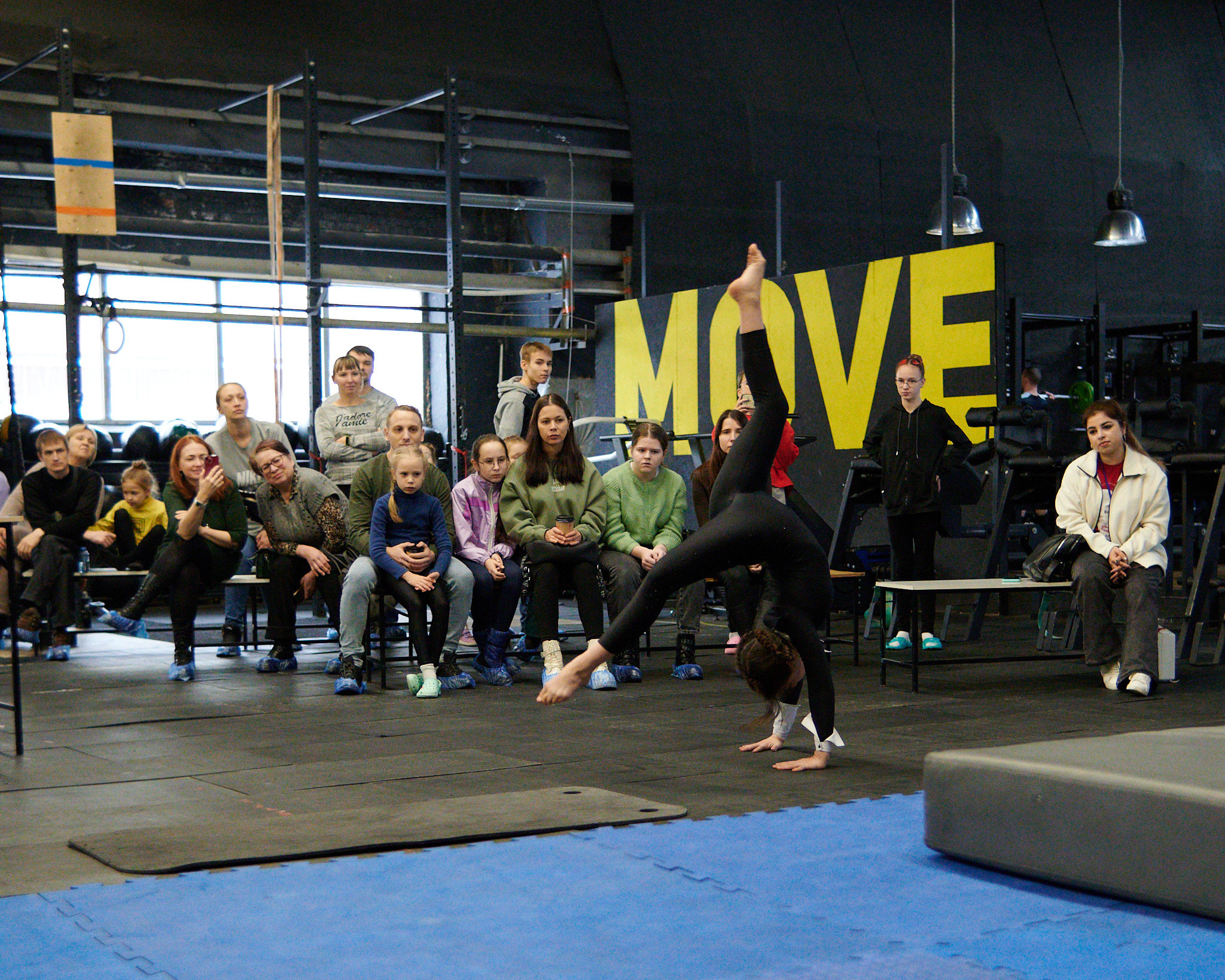 Соревнования по воздушным полотнами и акробатике 29.11.2022