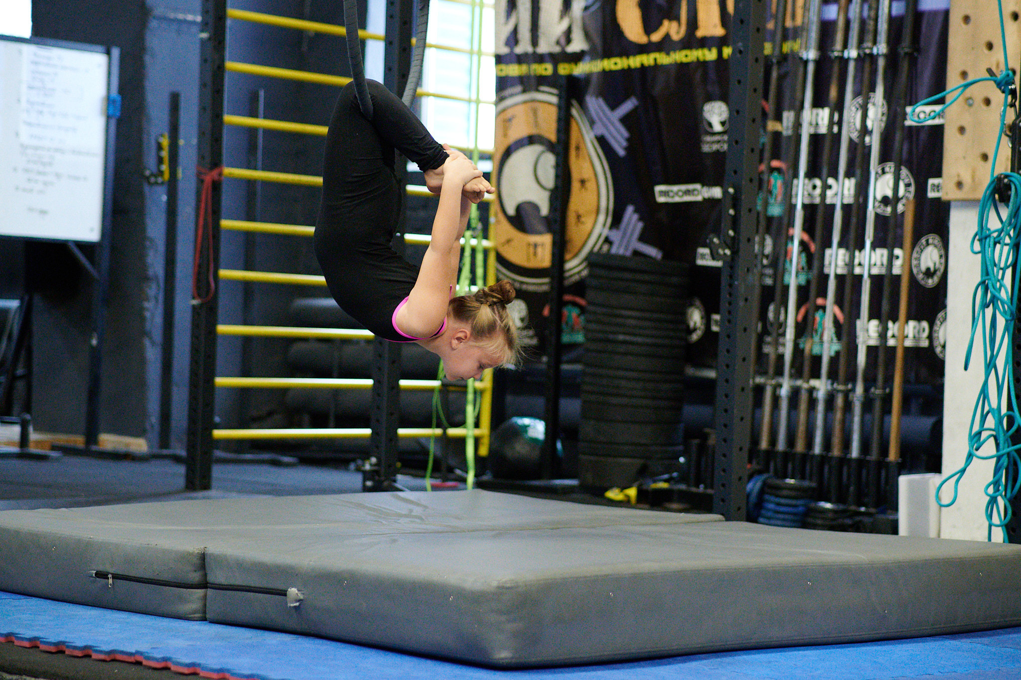 Соревнования по воздушным полотнами и акробатике 29.11.2022