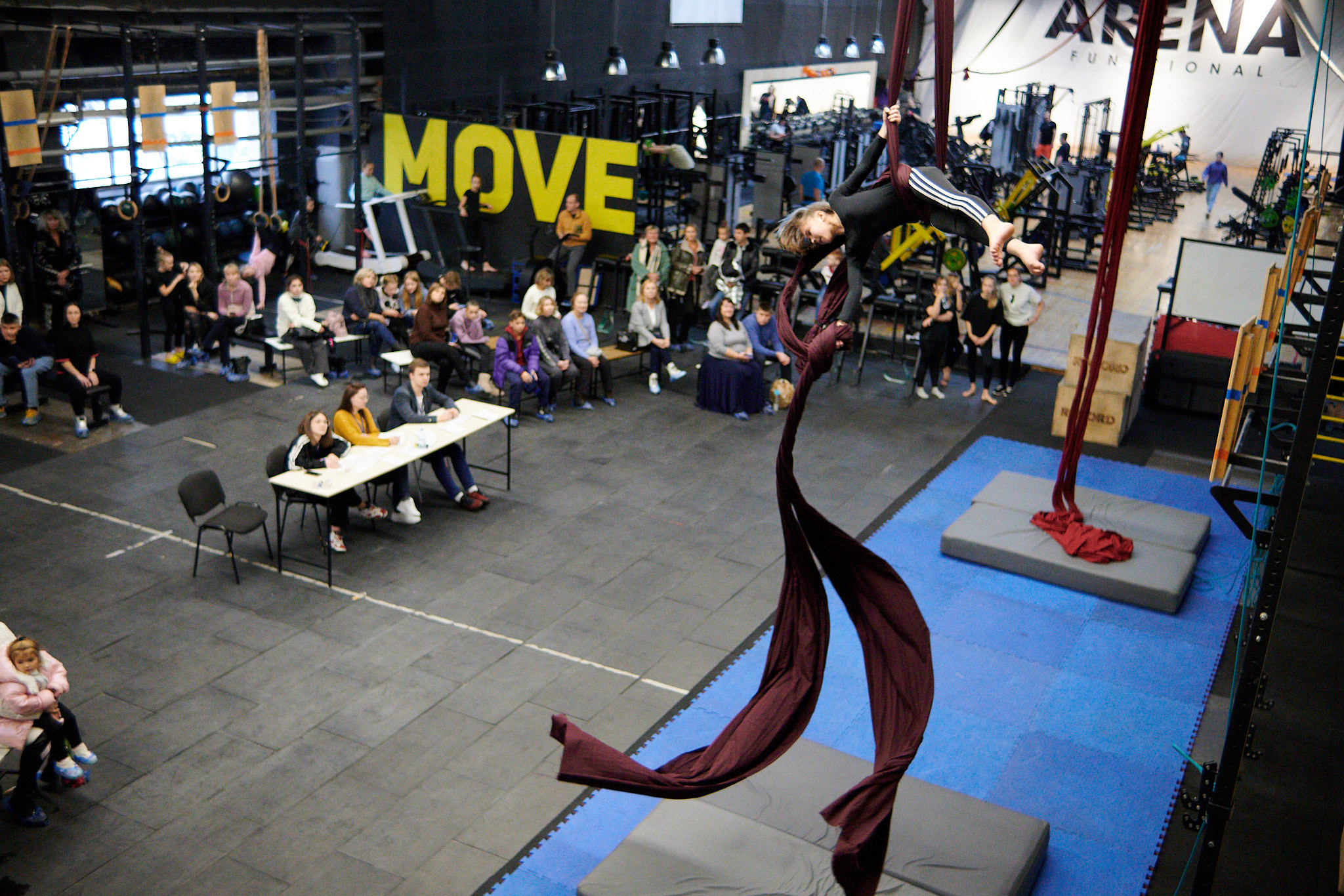 Соревнования по воздушным полотнами и акробатике 29.11.2022