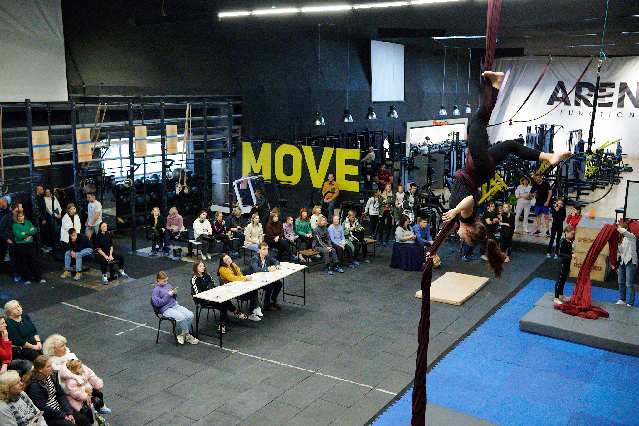 Соревнования по воздушным полотнами и акробатике 29.11.2022