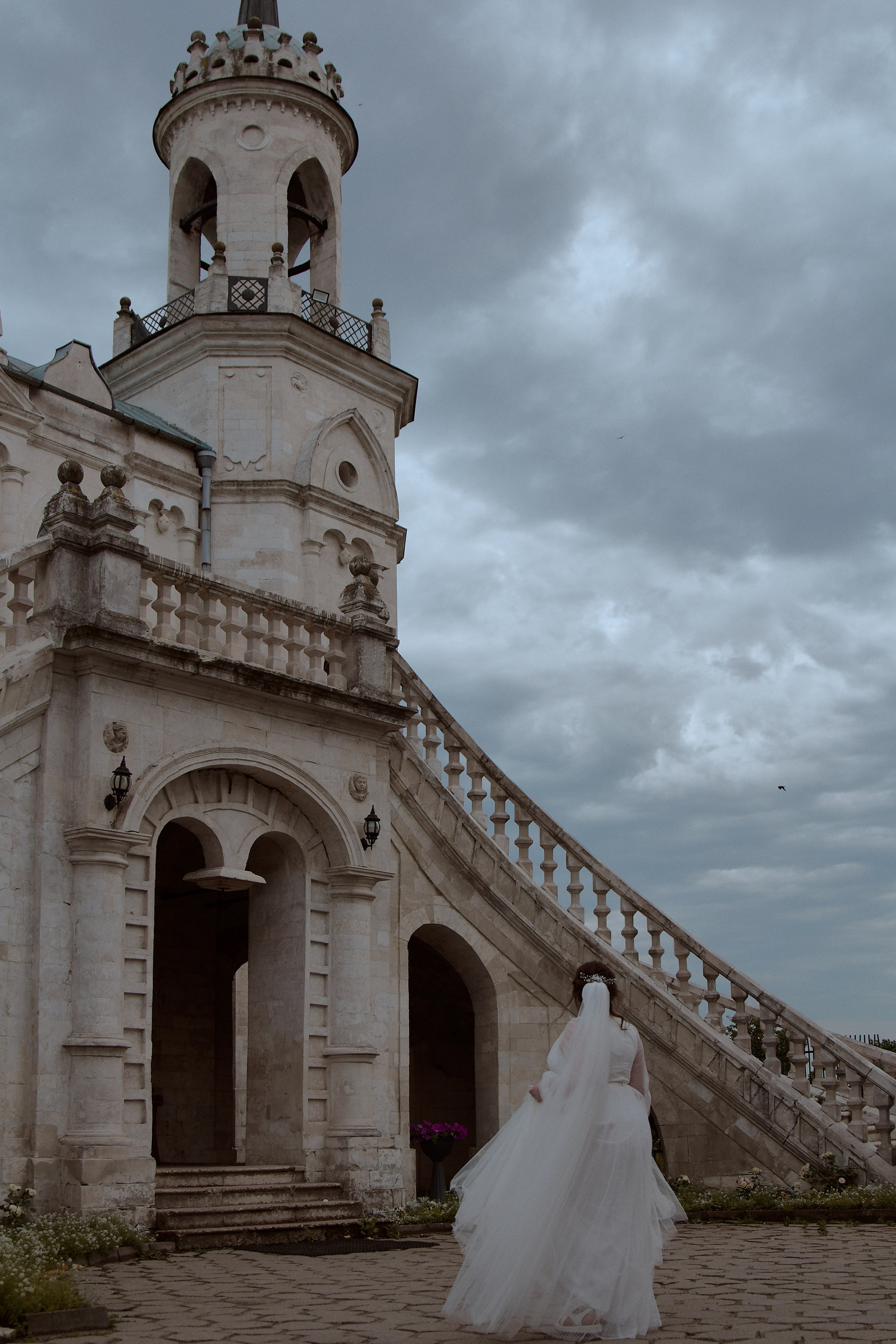 Виктория и Даниэль. Владимирский храм. Фотограф лавстори Москва/МО Приятелева Ангелина