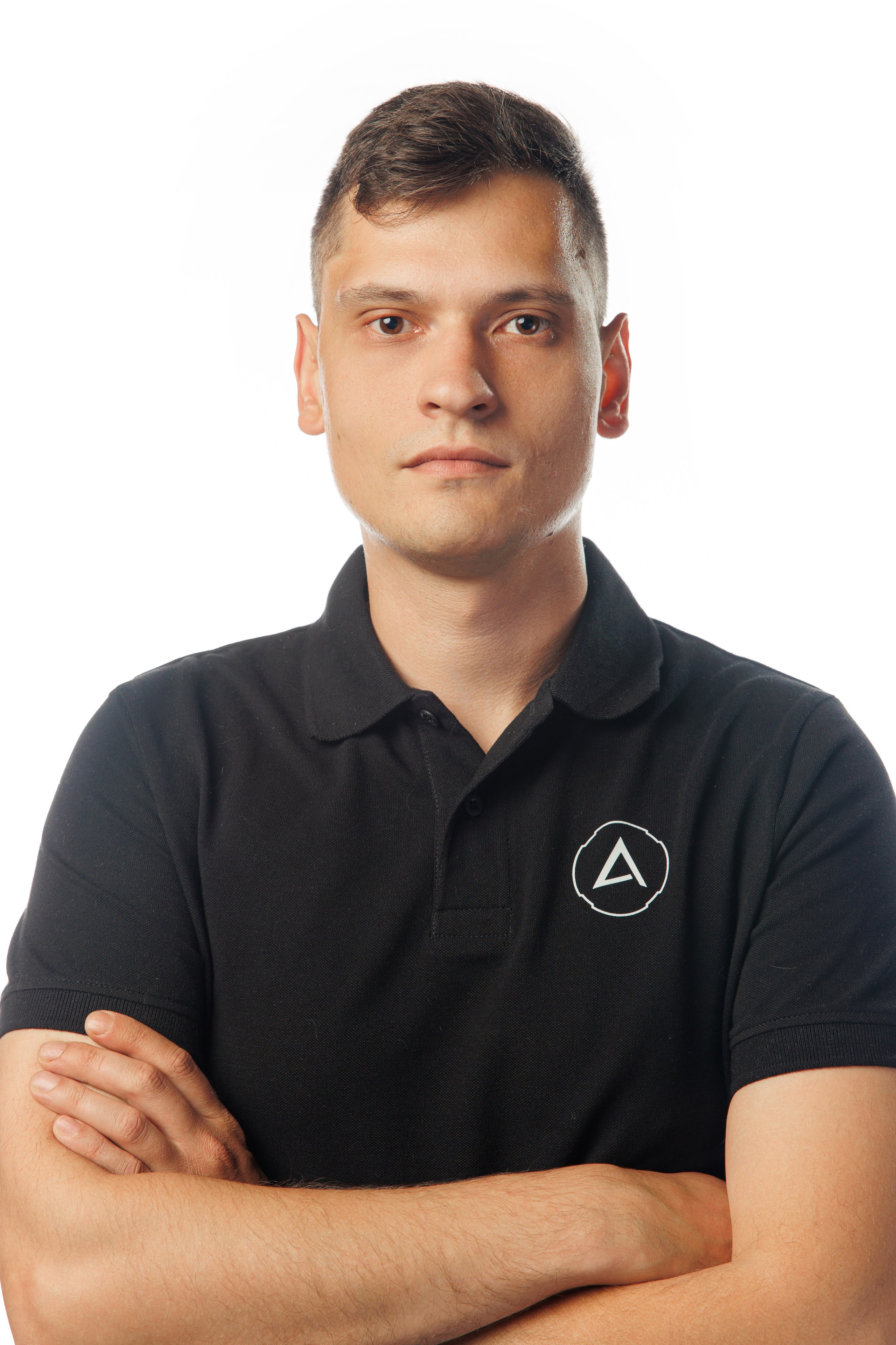 Деловой портрет мужчины на белом фоне