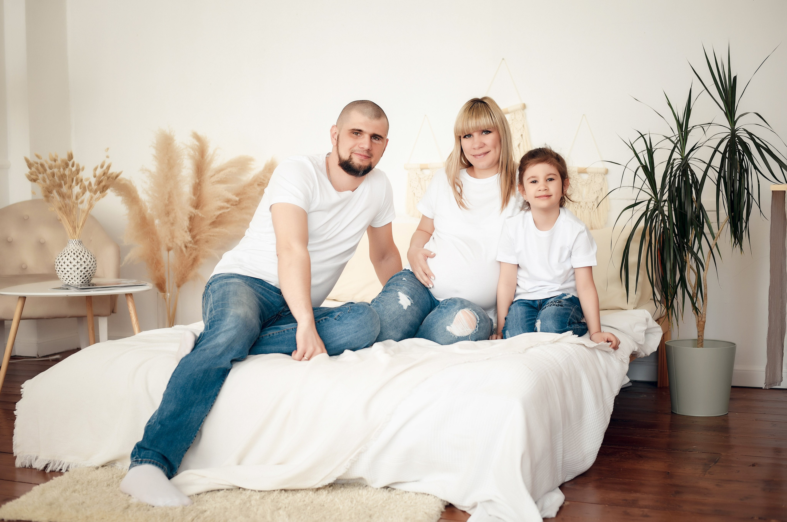 Фотосессия беременности (семейная съемка). Свадебный, семейный, детский, контент фотограф в Омске Максим Ильин