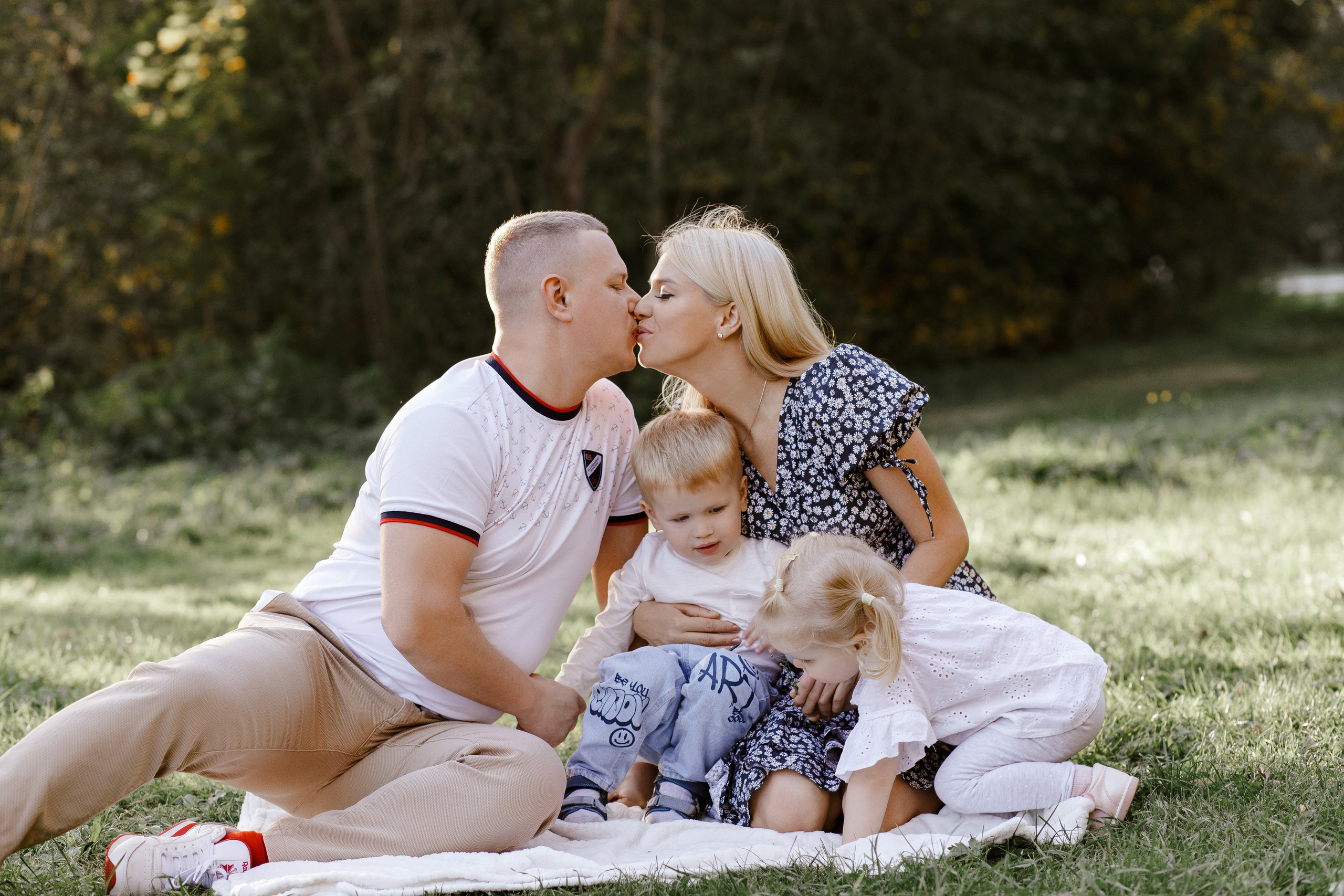 Семейная фотосессия в усадьбу Валуево. Фотограф Александра Сыщенко