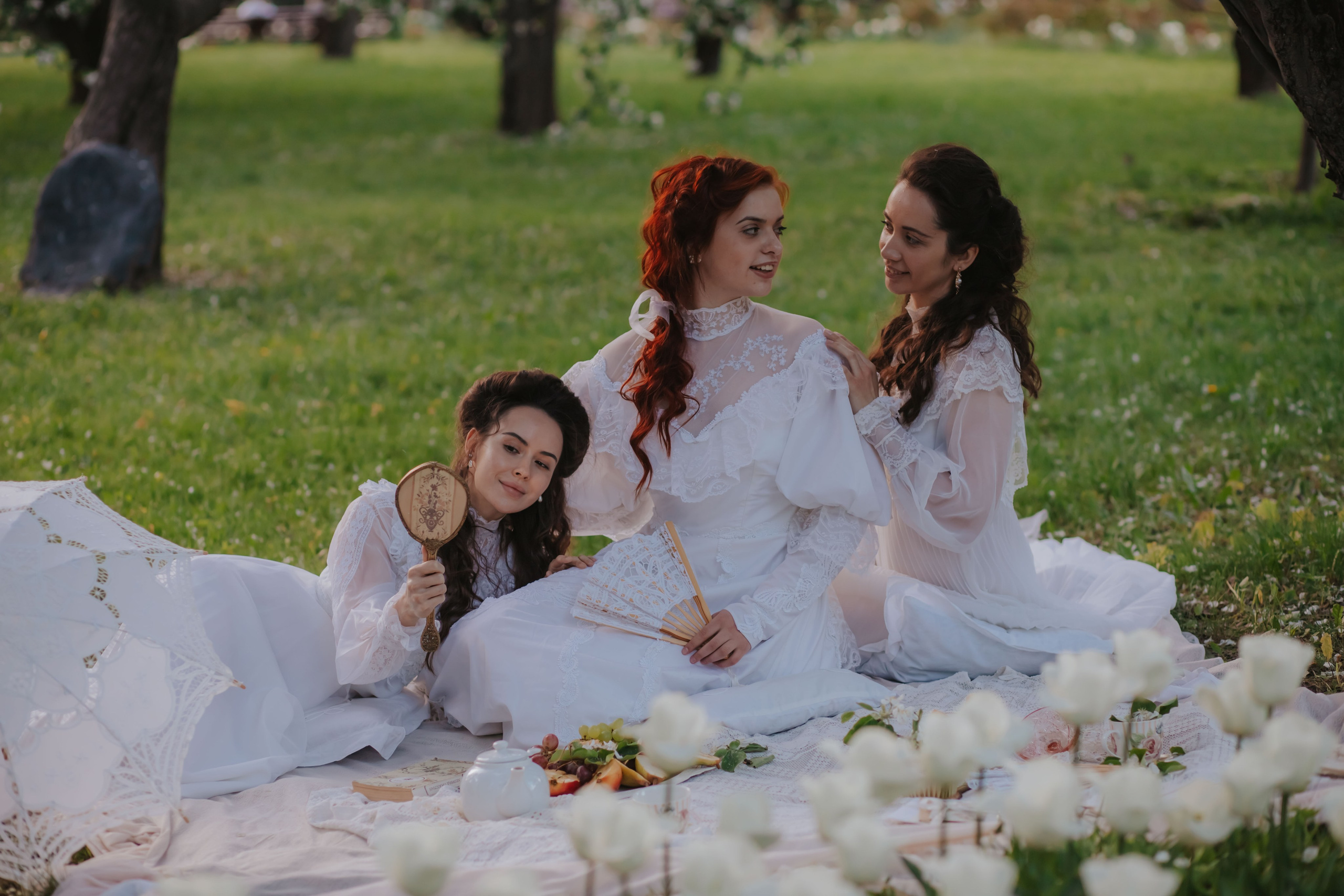 Яблоневый сад. Художественная винтажная фотография