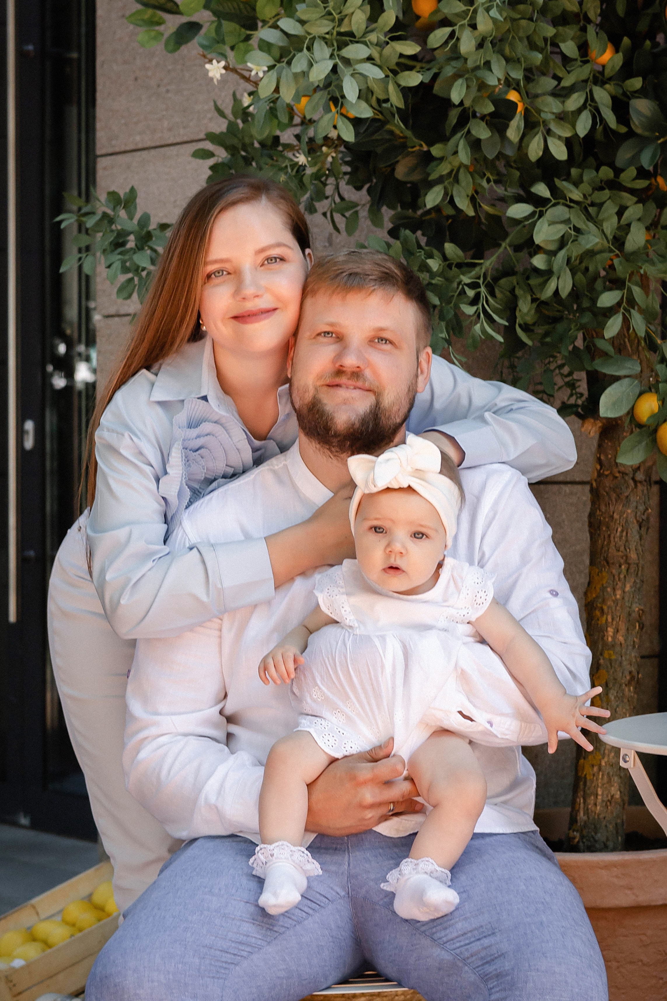 Андрей, Анна и Теона