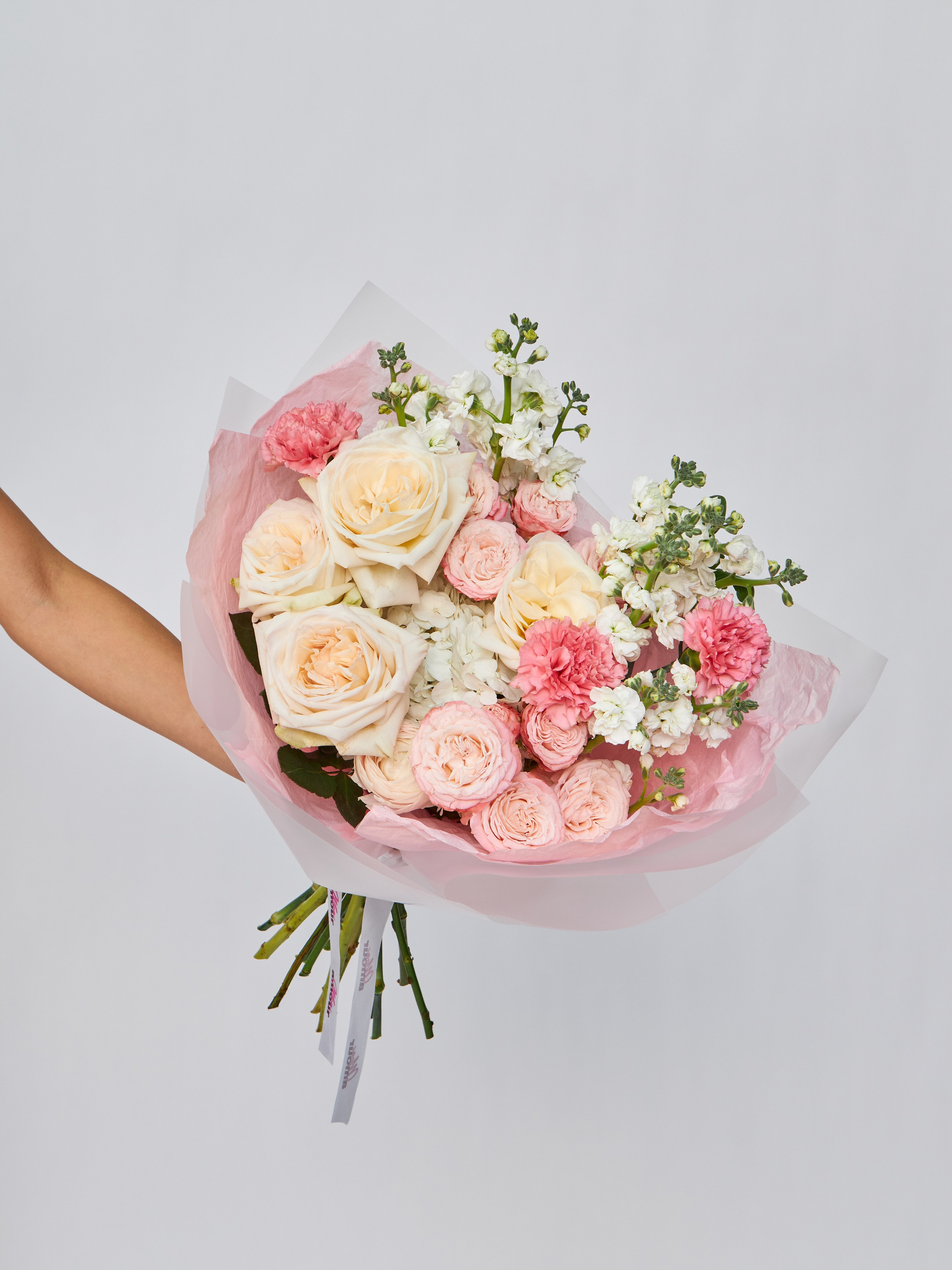 Съемка каталога трикотажа и вязаных изделий в Москве без заломов и искажений – профессиональный свет и оборудование