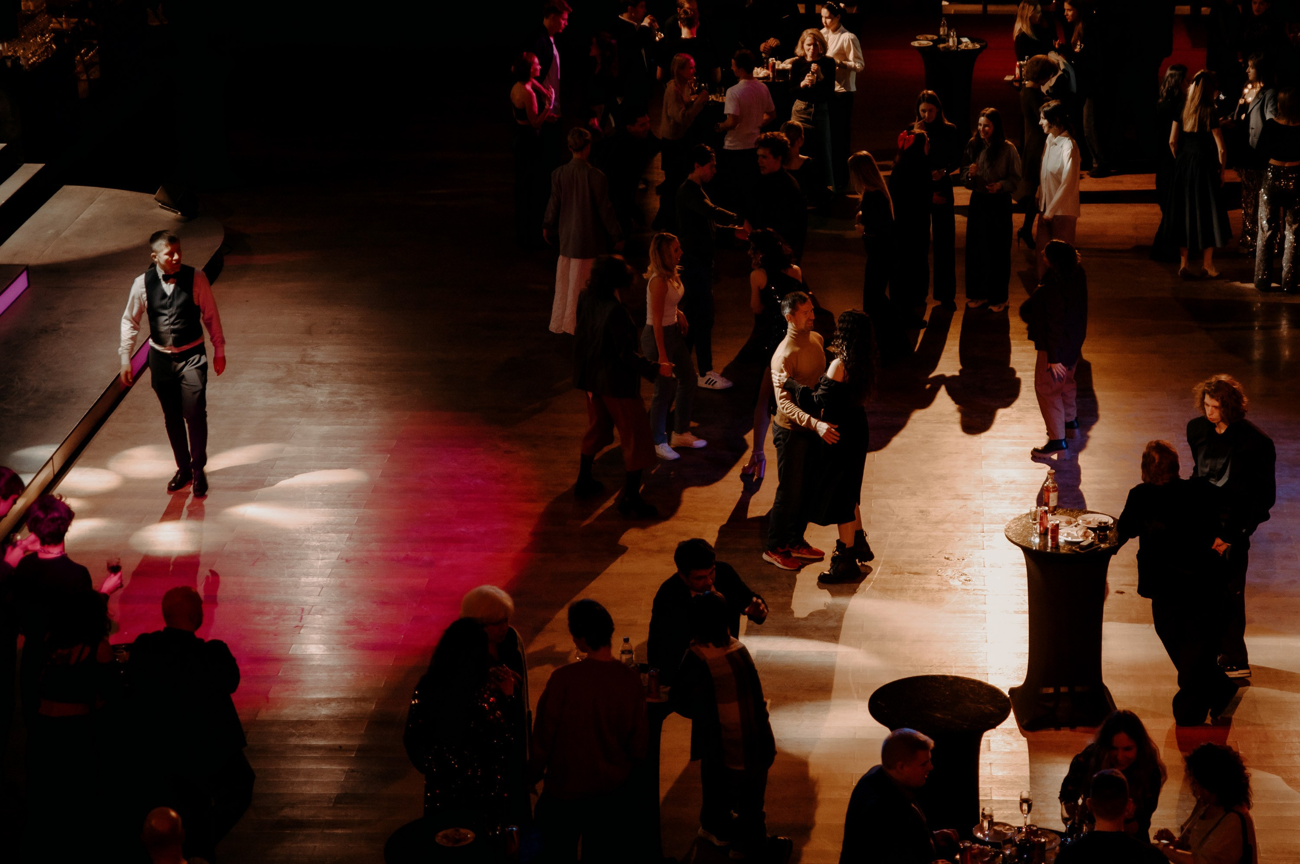 Корпоратив в театре МДМ. Свадебный и портретный фотограф в Москве Жердев Даниил