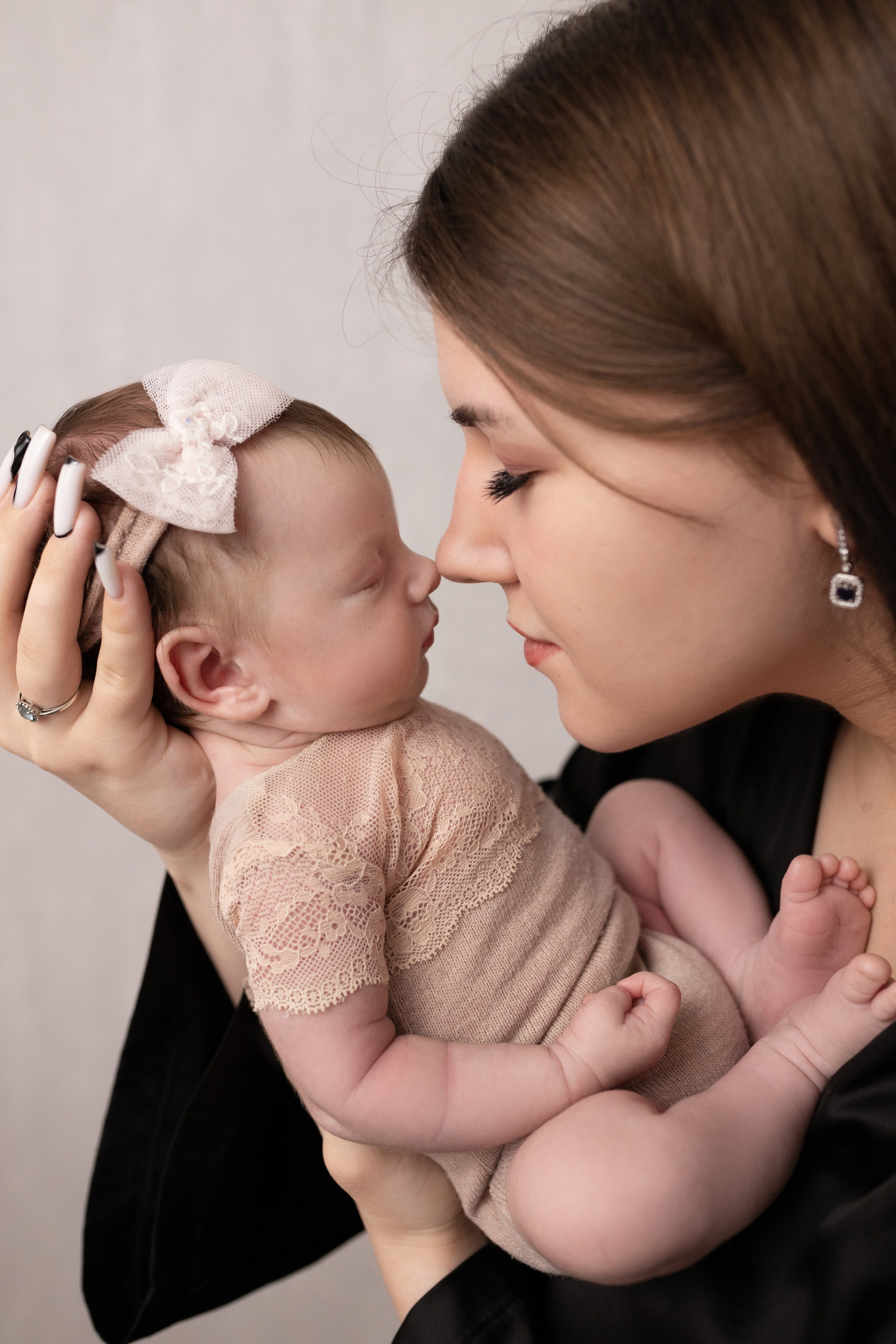 Кадры малыша с родителями. Фотограф новорождённых Анапа Елена Кушнарь