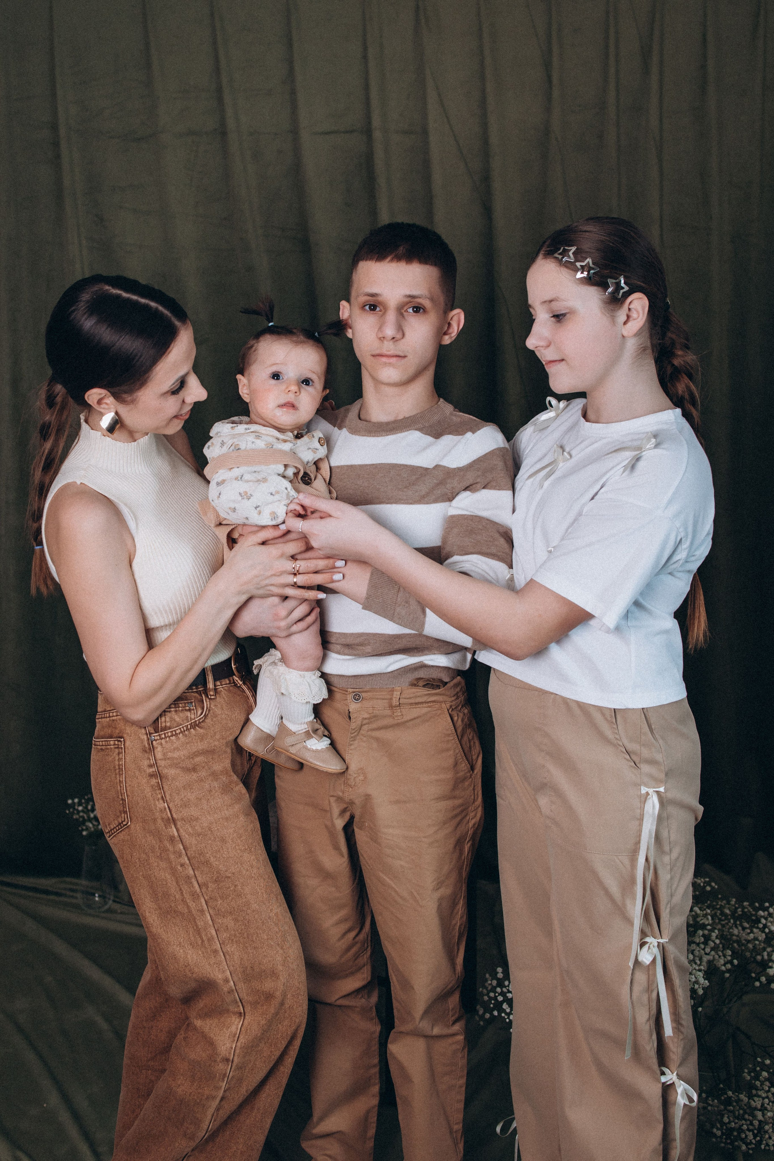 Семья Атамась. Семейный фотограф Нижневартовск Тюмень Ефимова Ирина