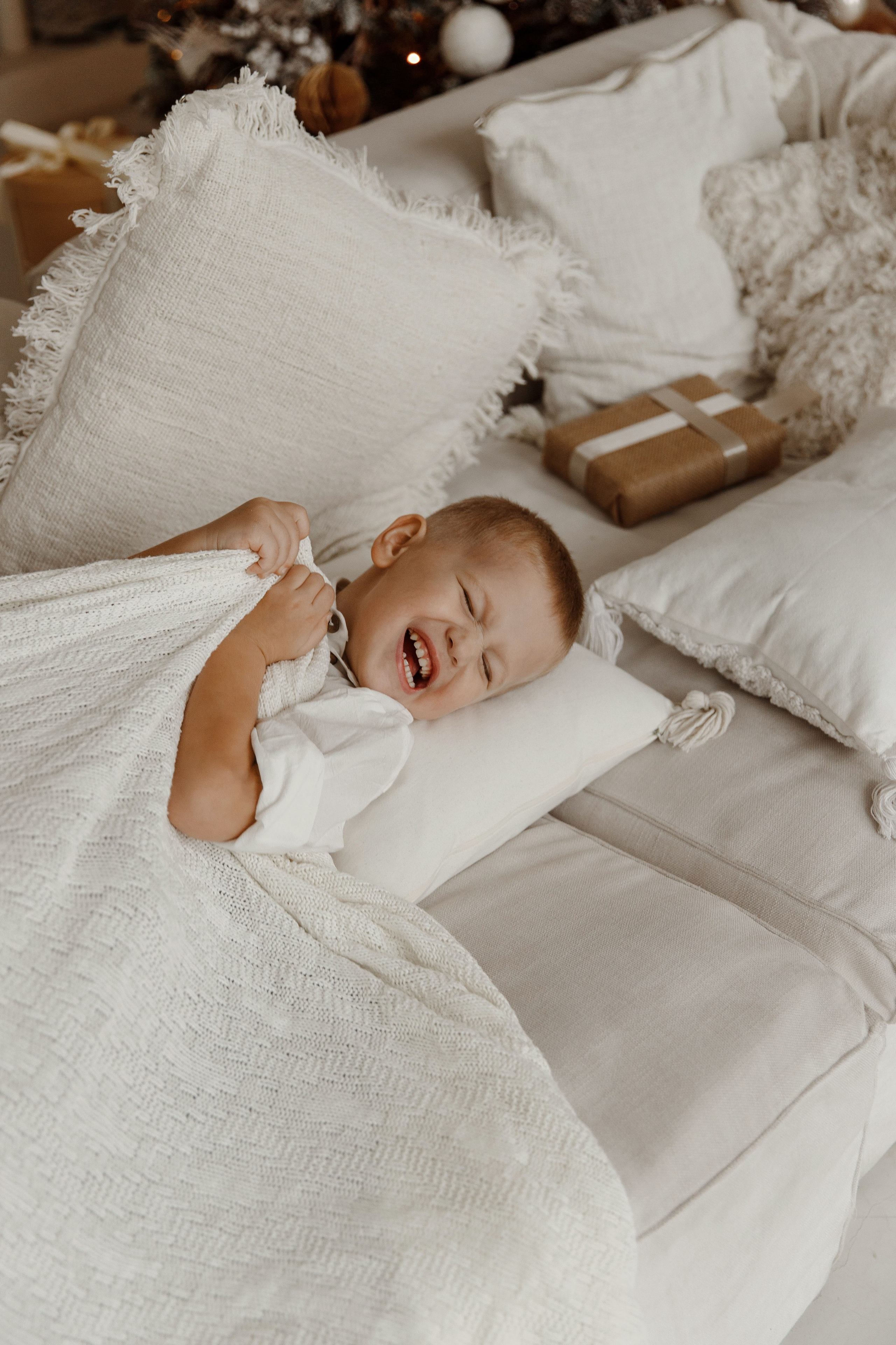 Семейная новогодняя фотосессия в студи Мимика. Фотограф Александра Сыщенко