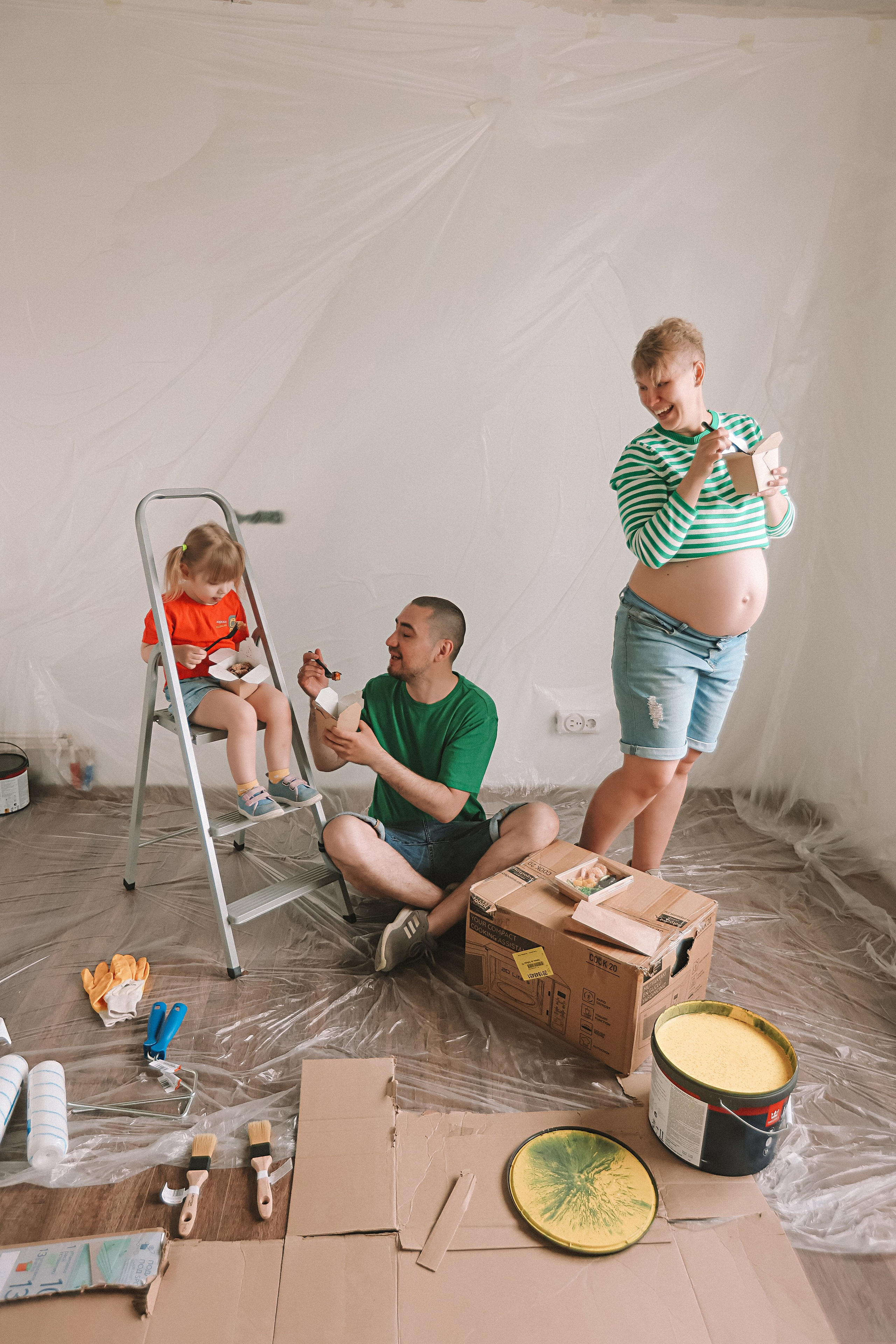 Ремонт. Семейный фотограф Тюмень, фотограф на роды Салмина Мария