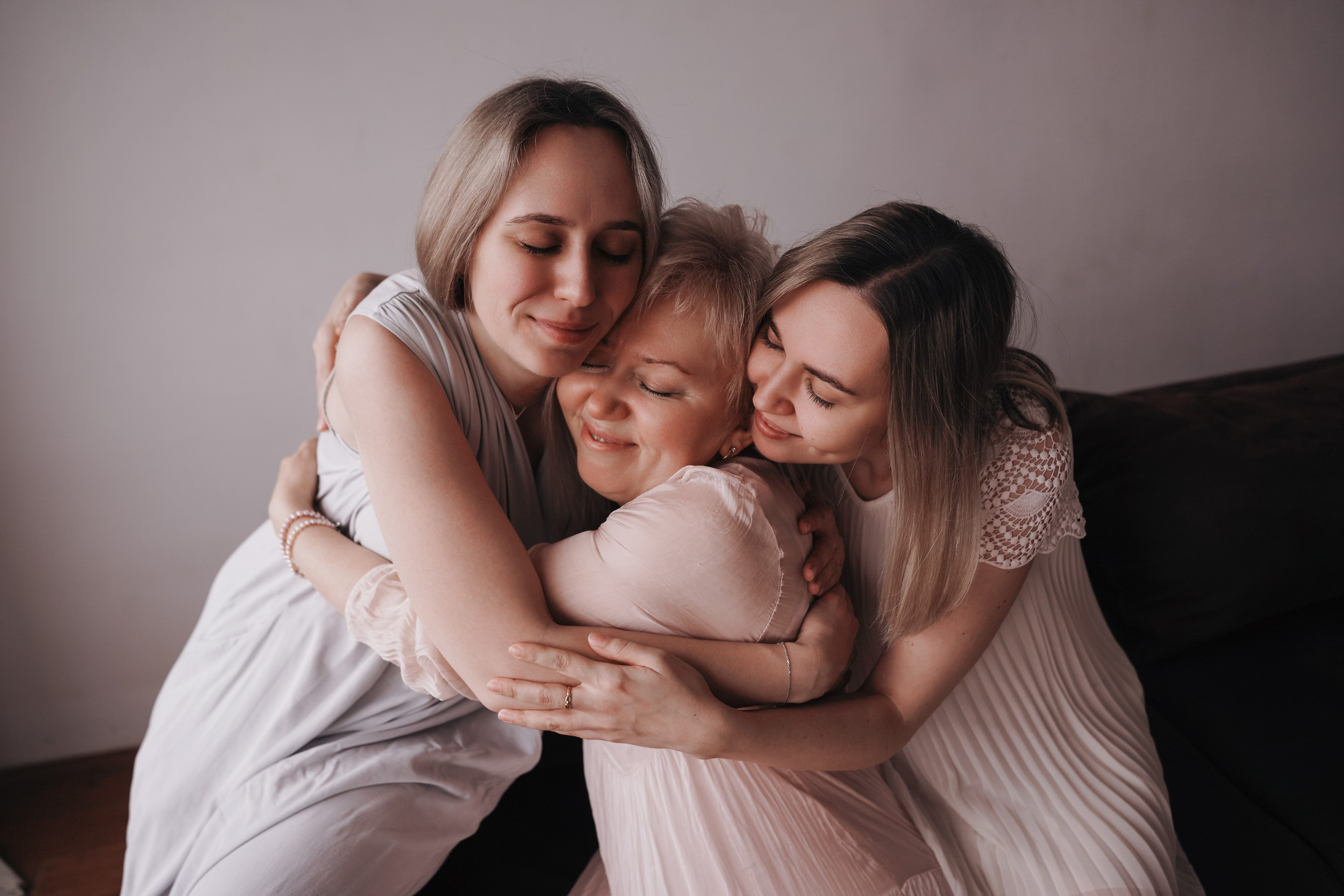 Фотодень Мамы 2026. Фотограф Новорожденных в Москве. Семейные истории в стиле LIFE