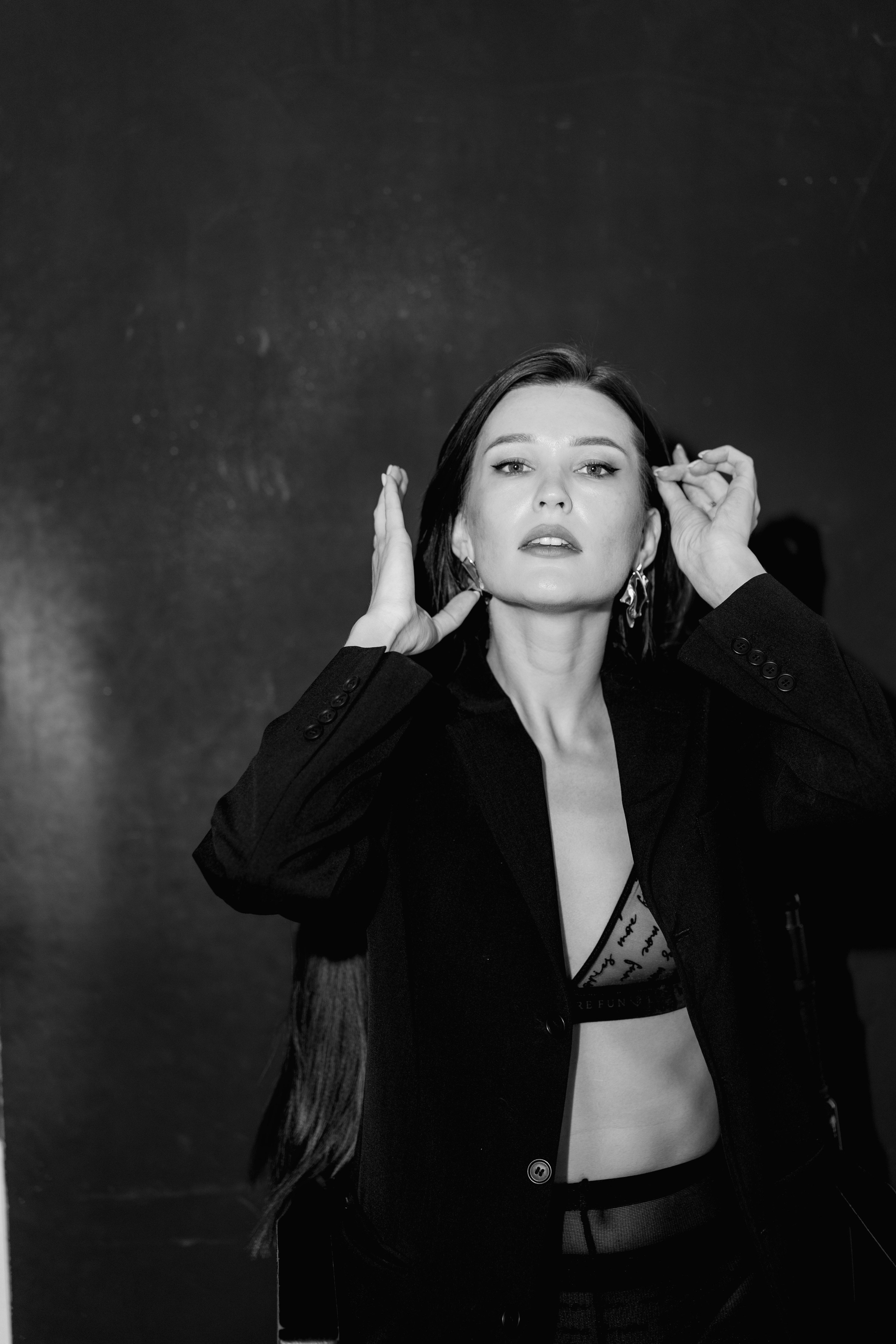 Женские портреты в студии. Портреты студия Москва. Модельные тесты. Lovestory студия в Москве. Женсий фотограф